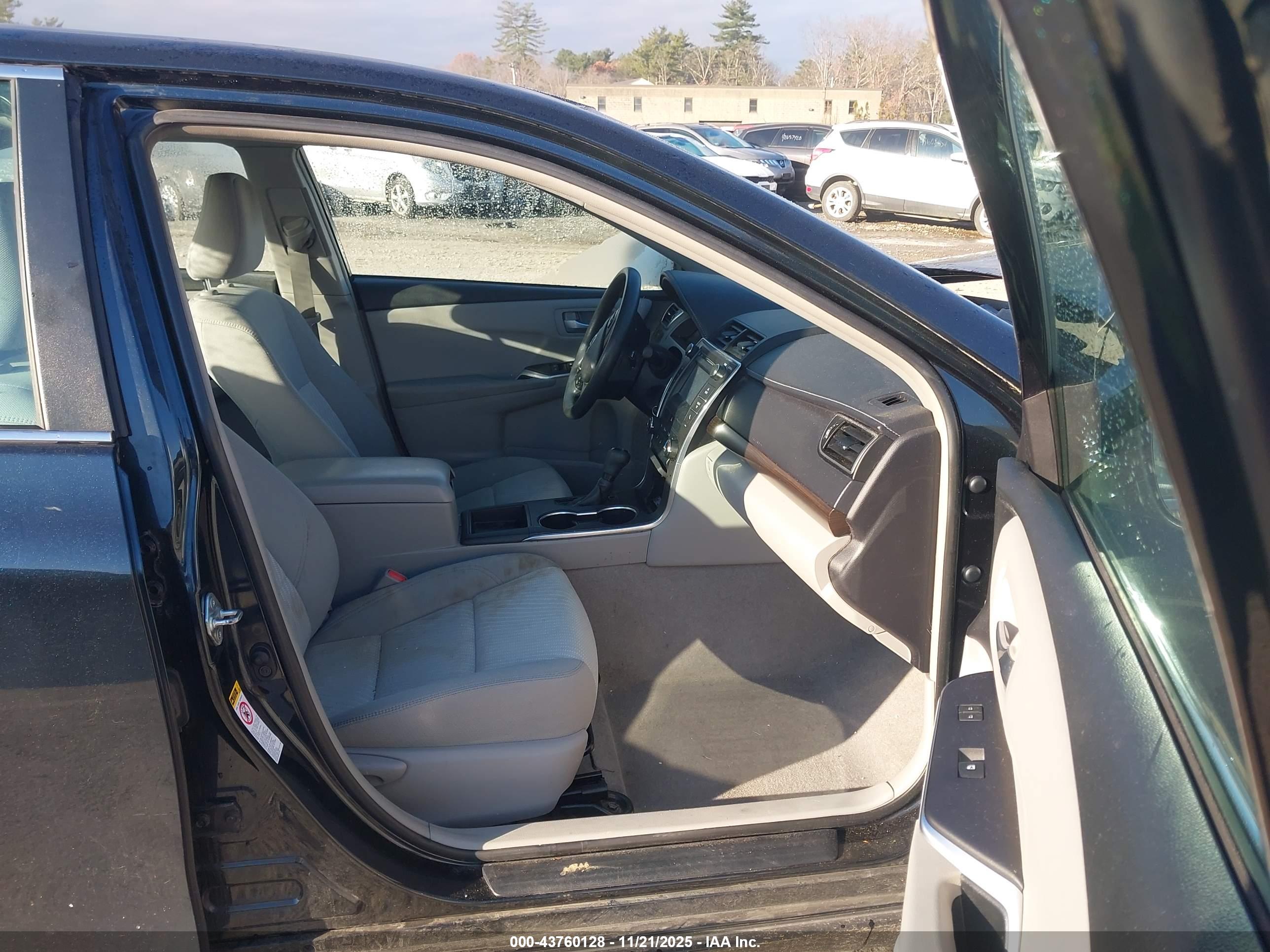 TOYOTA CAMRY image 5