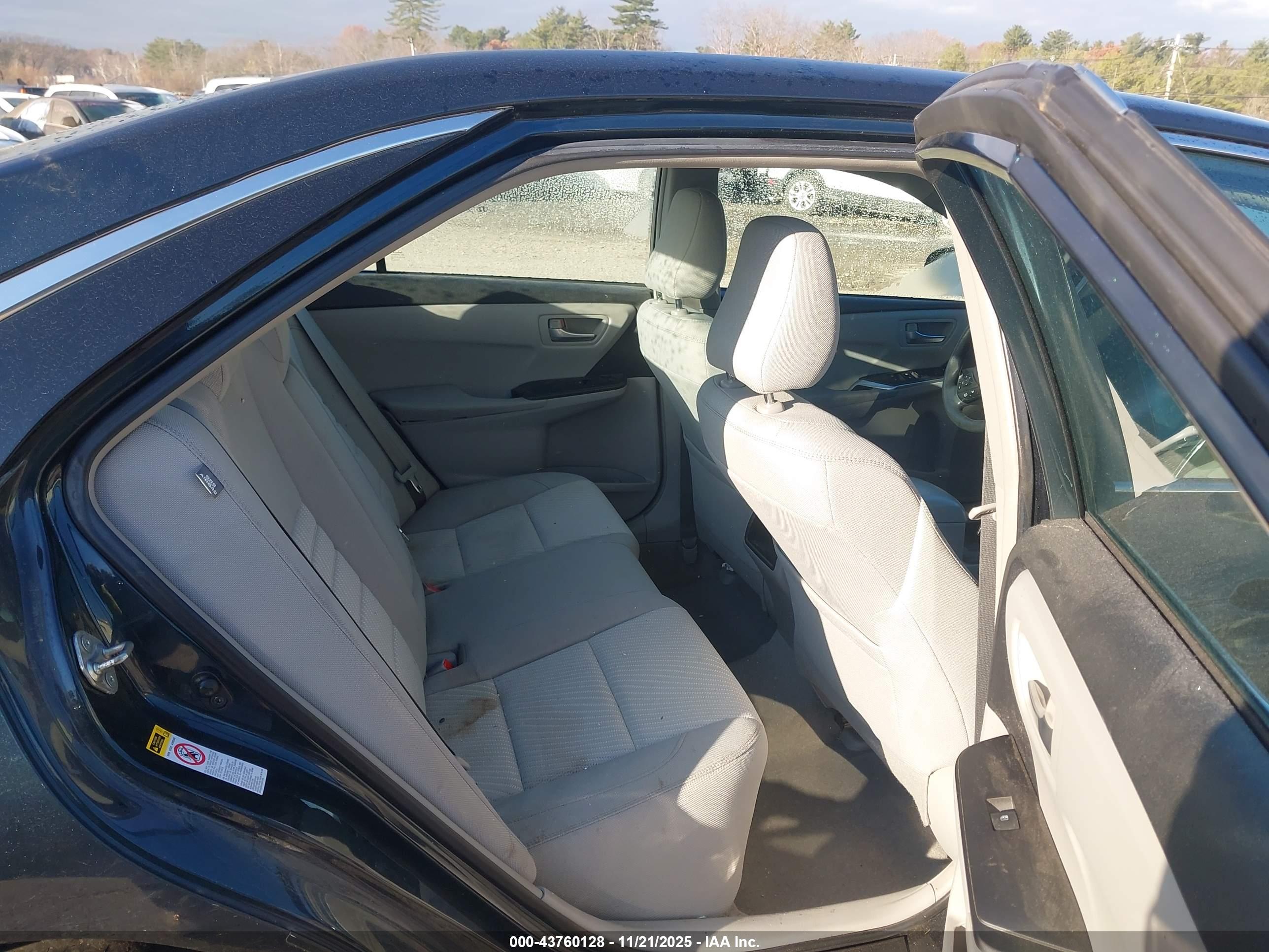 TOYOTA CAMRY image 8