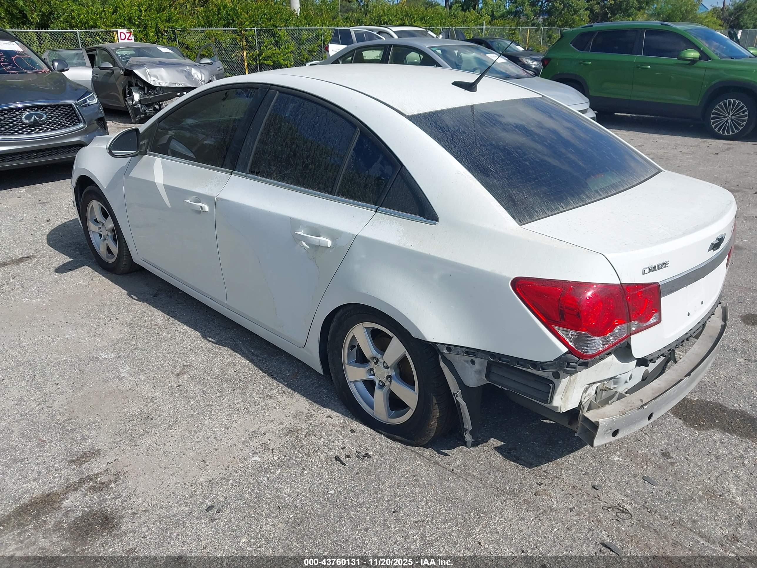 CHEVROLET CRUZE image 3