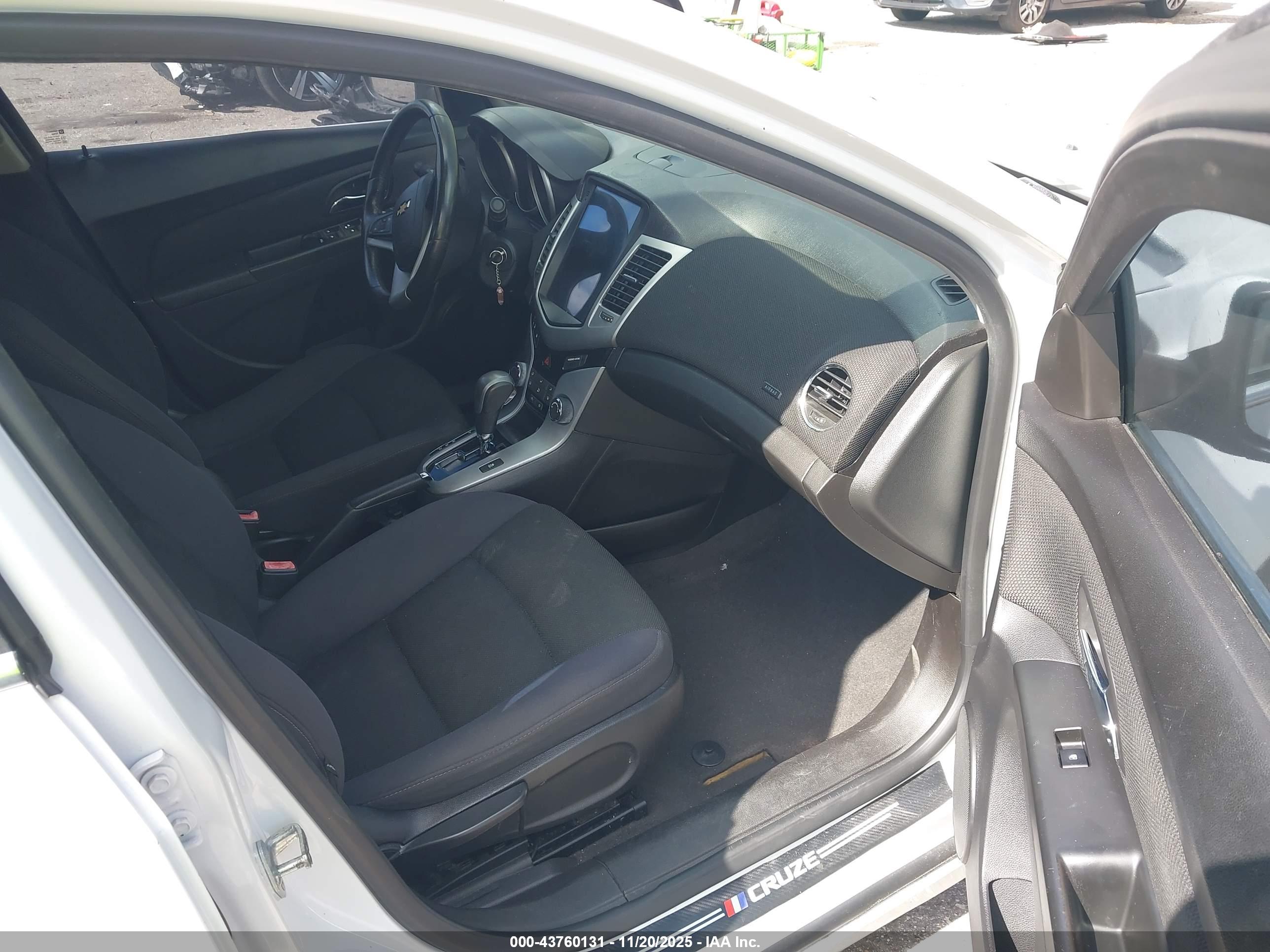 CHEVROLET CRUZE image 5