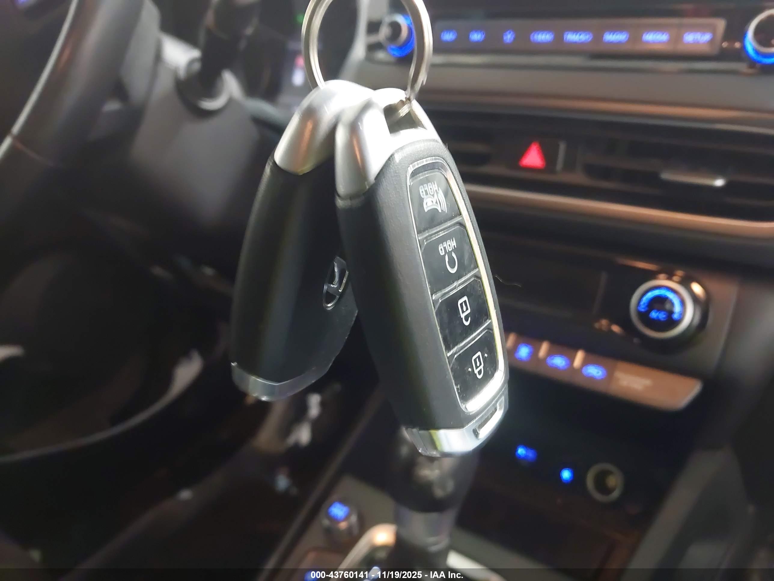 HYUNDAI KONA image 11