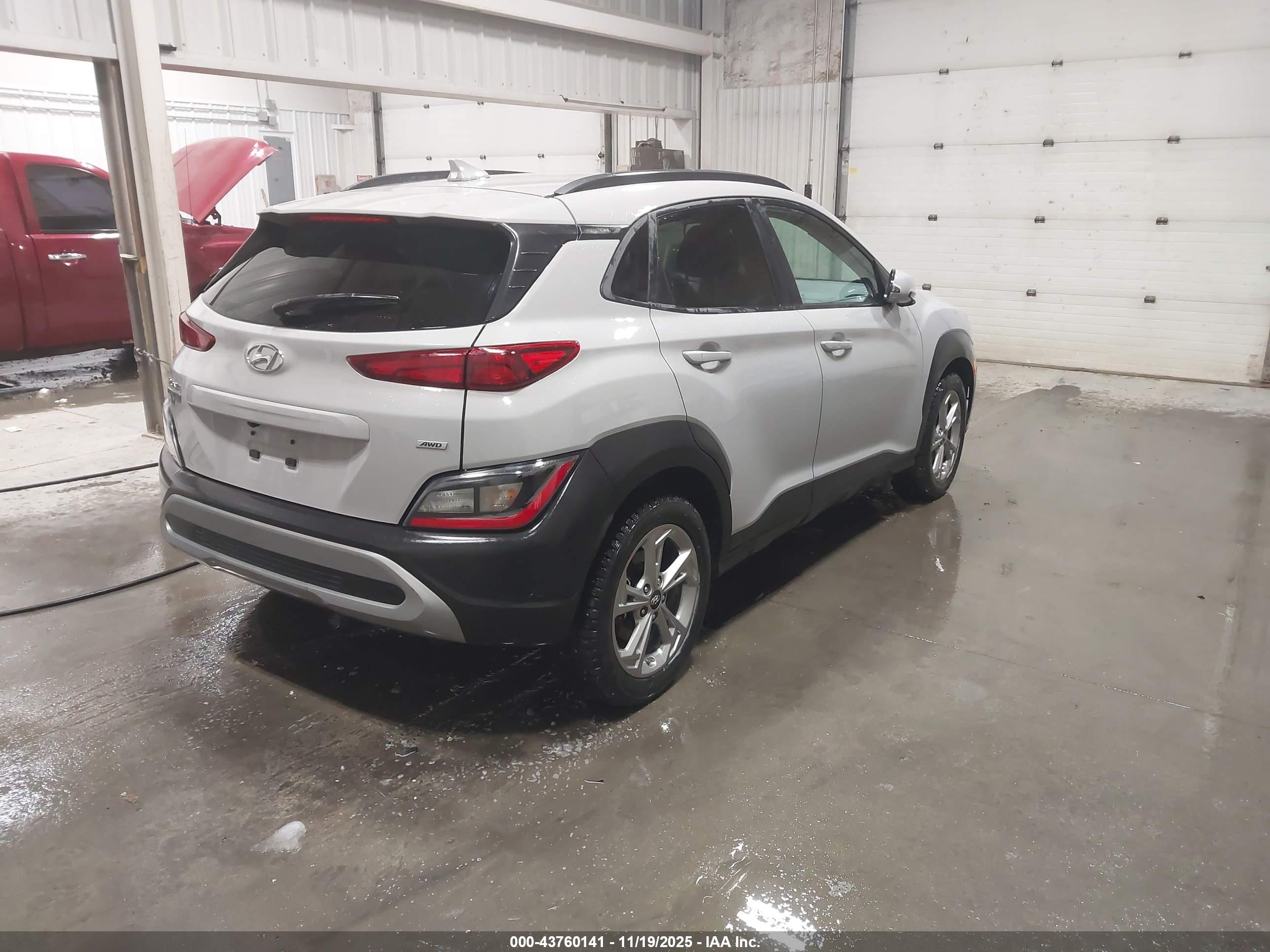 HYUNDAI KONA image 4