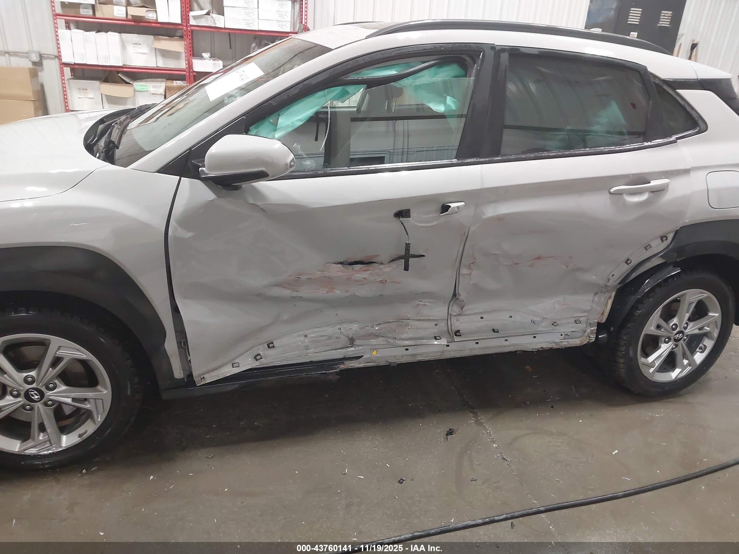 HYUNDAI KONA image 6