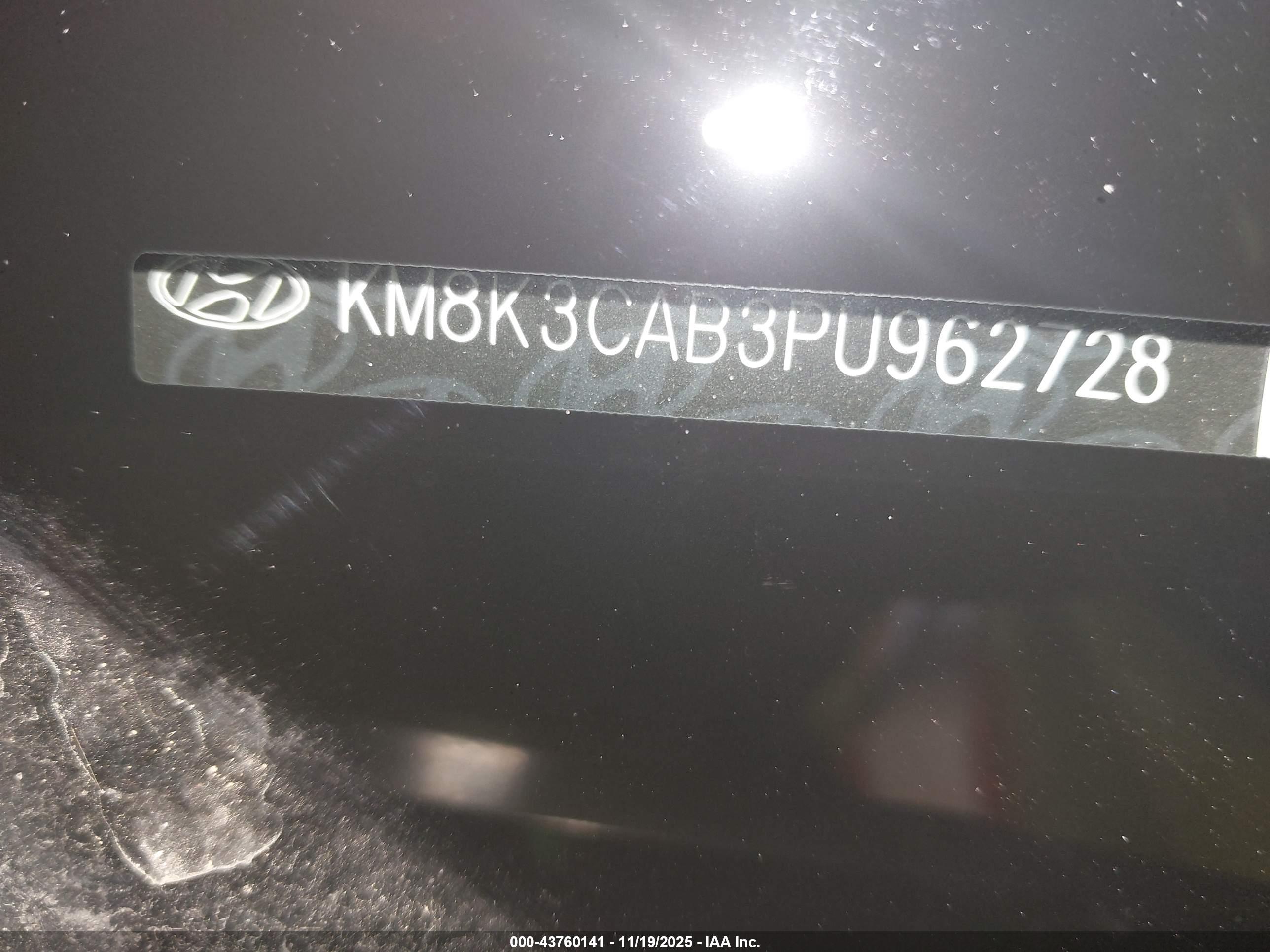HYUNDAI KONA image 9