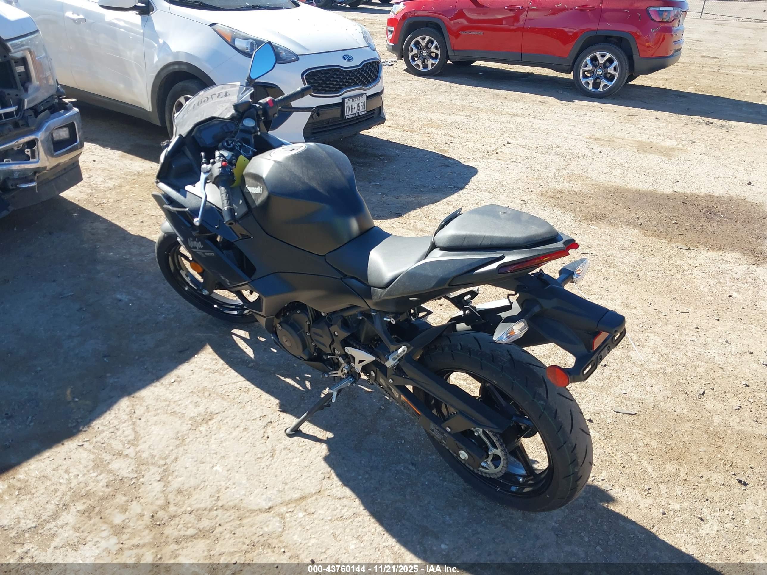 KAWASAKI EX500 image 3