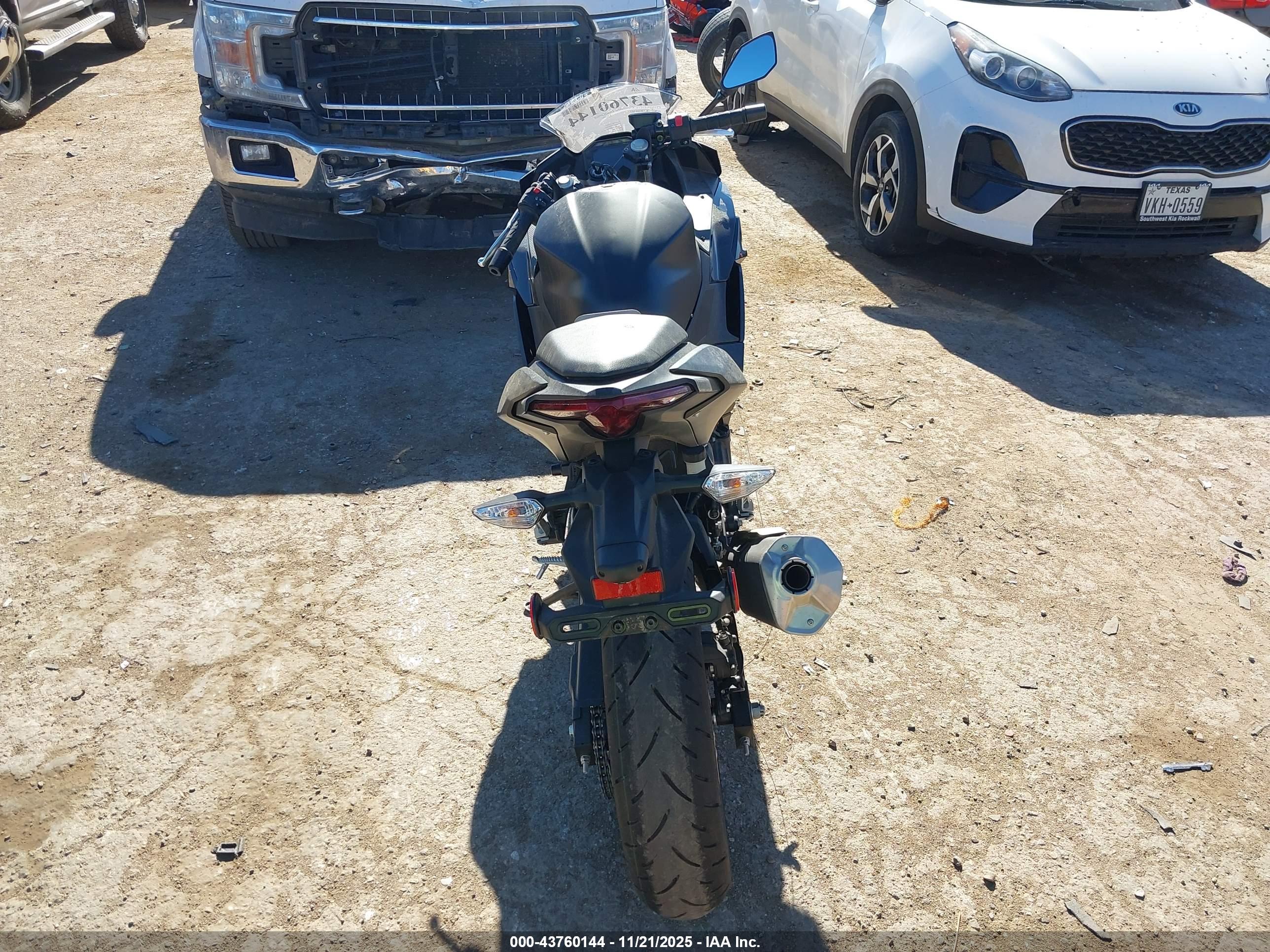 KAWASAKI EX500 image 6