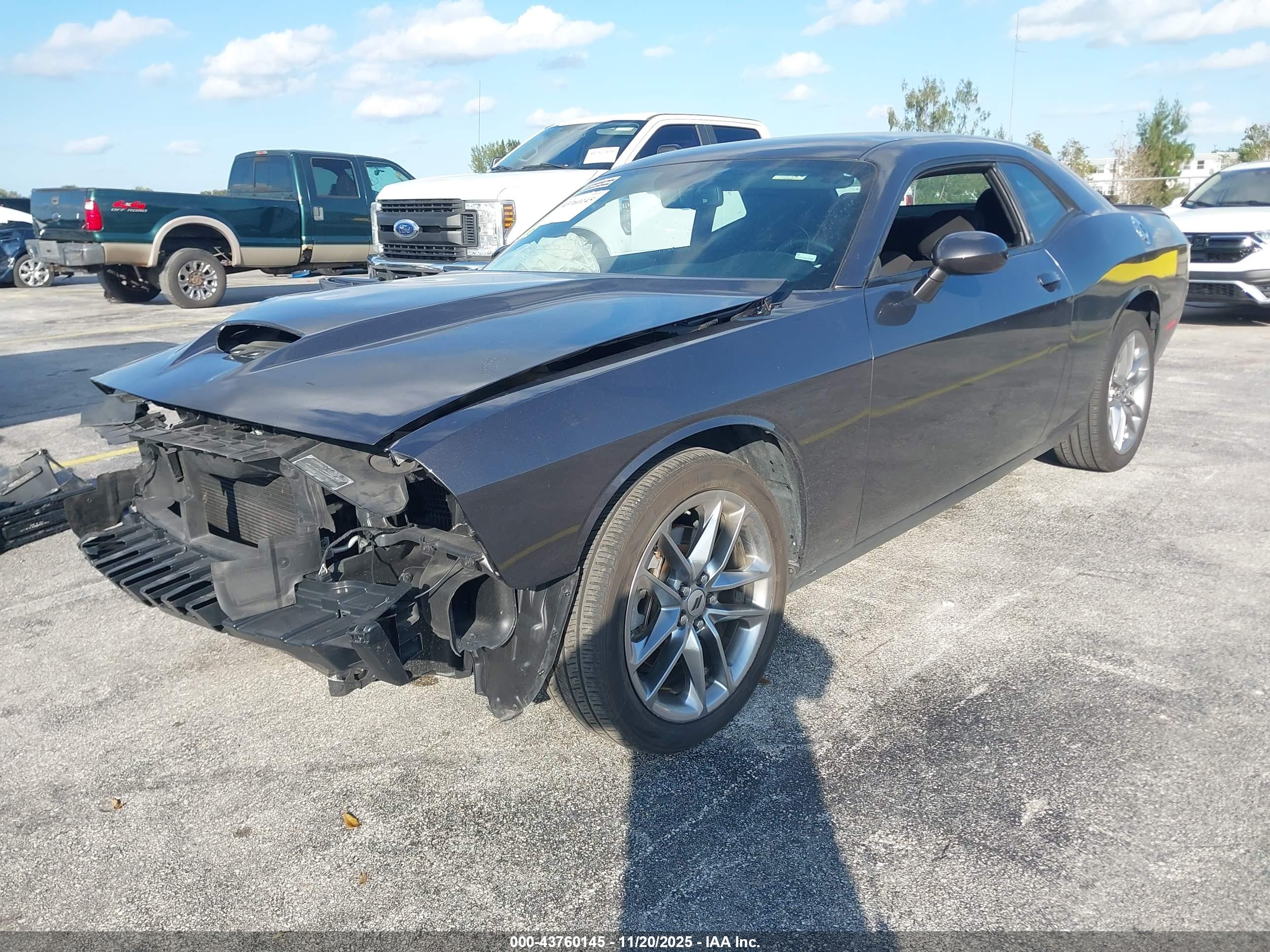 DODGE CHALLENGER image 2