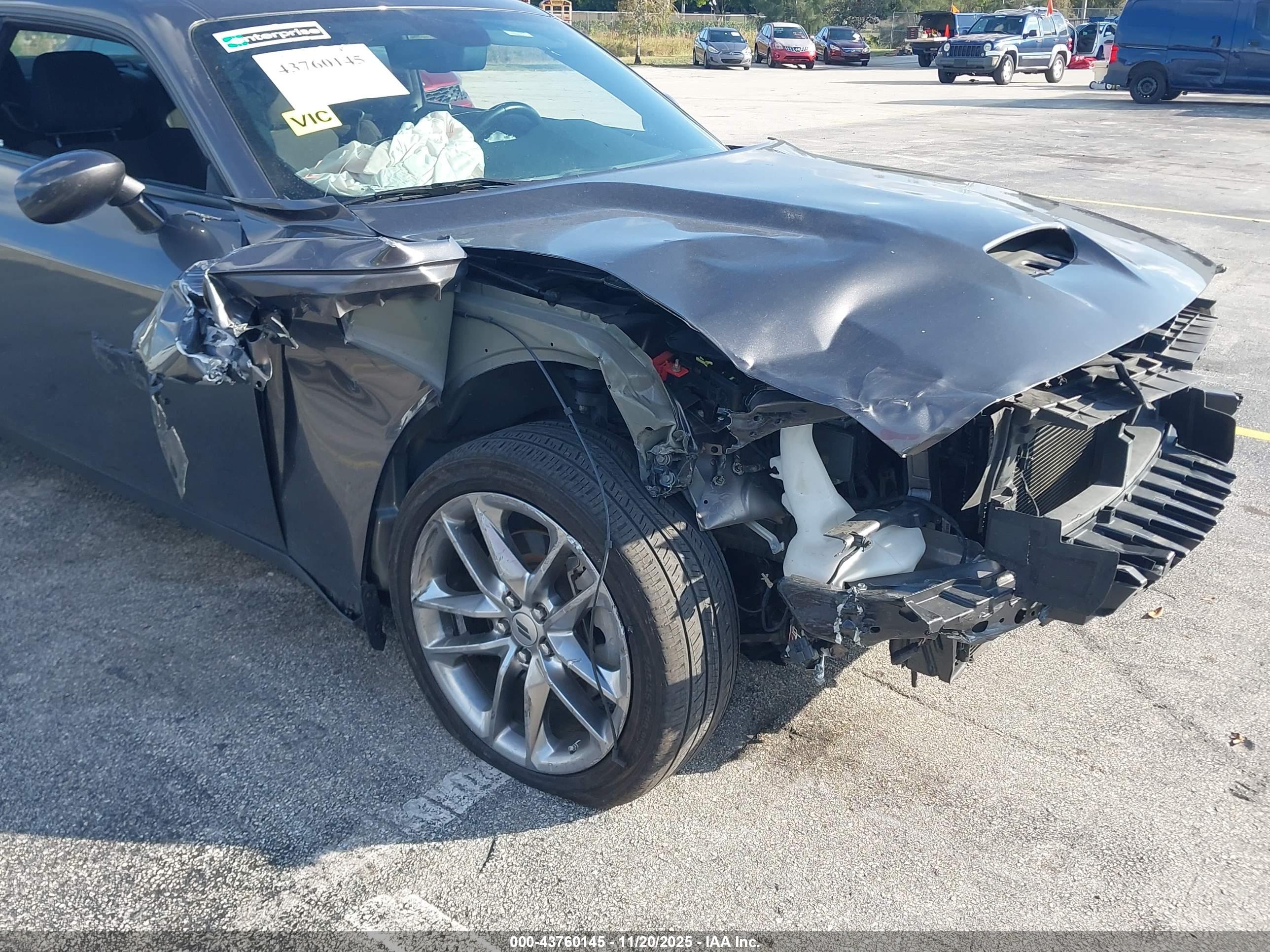 DODGE CHALLENGER image 6