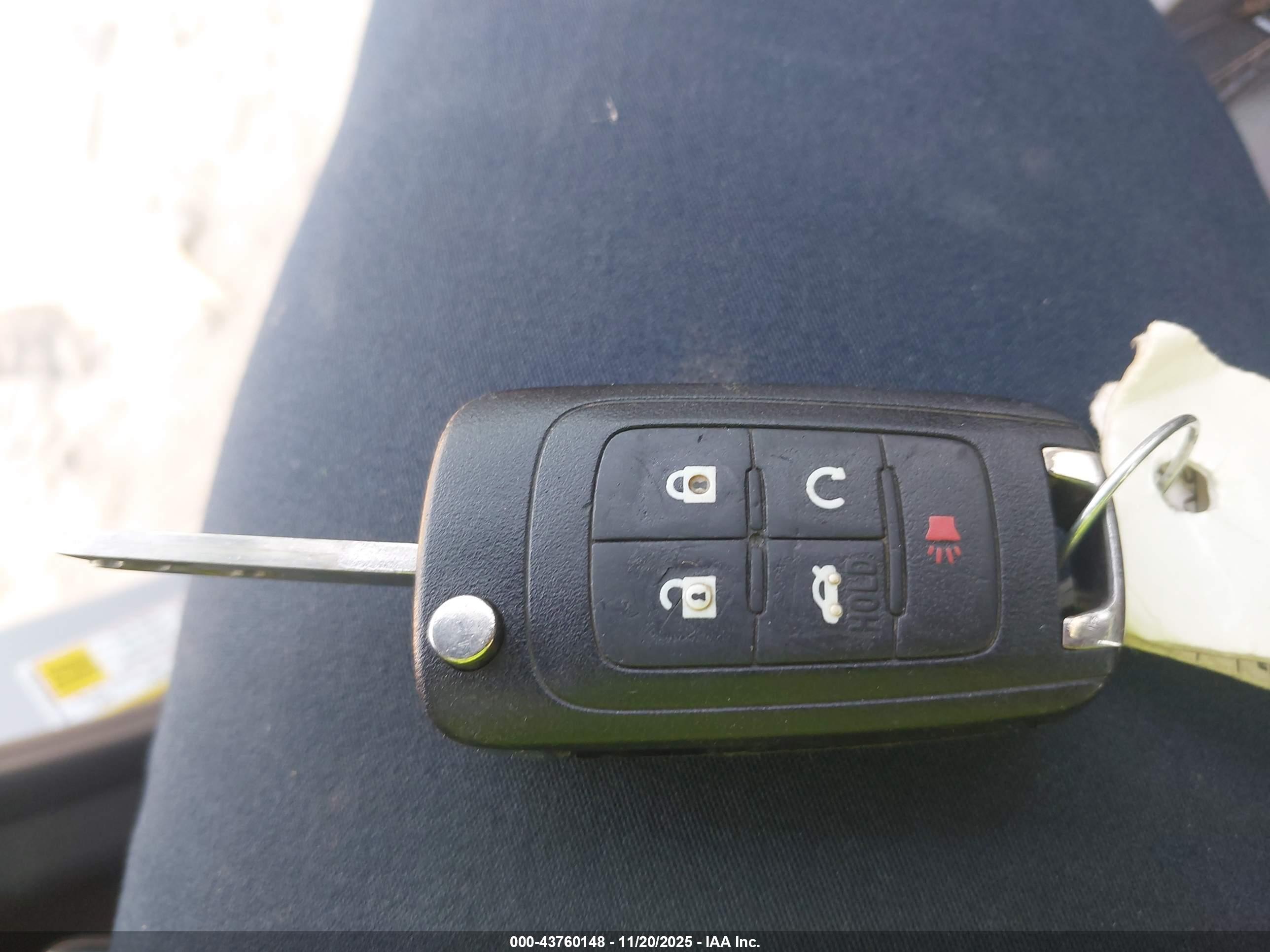 CHEVROLET EQUINOX image 11