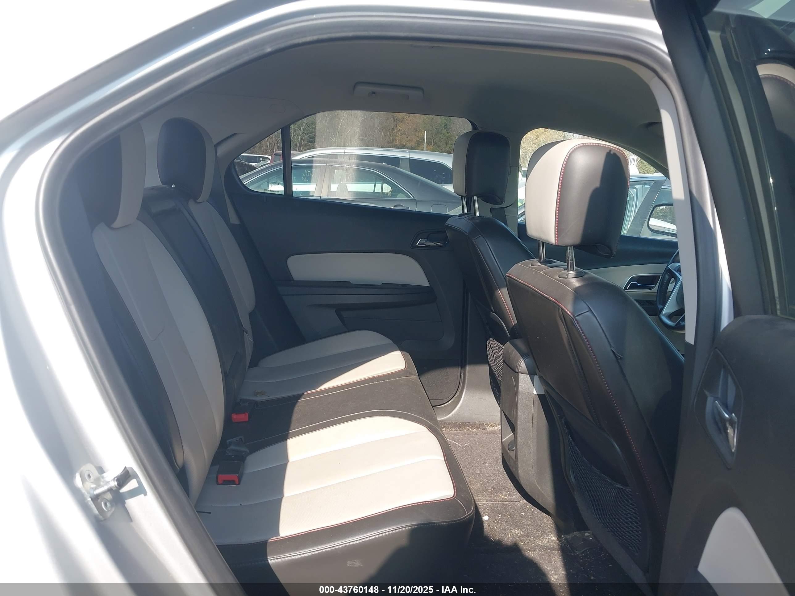 CHEVROLET EQUINOX image 8