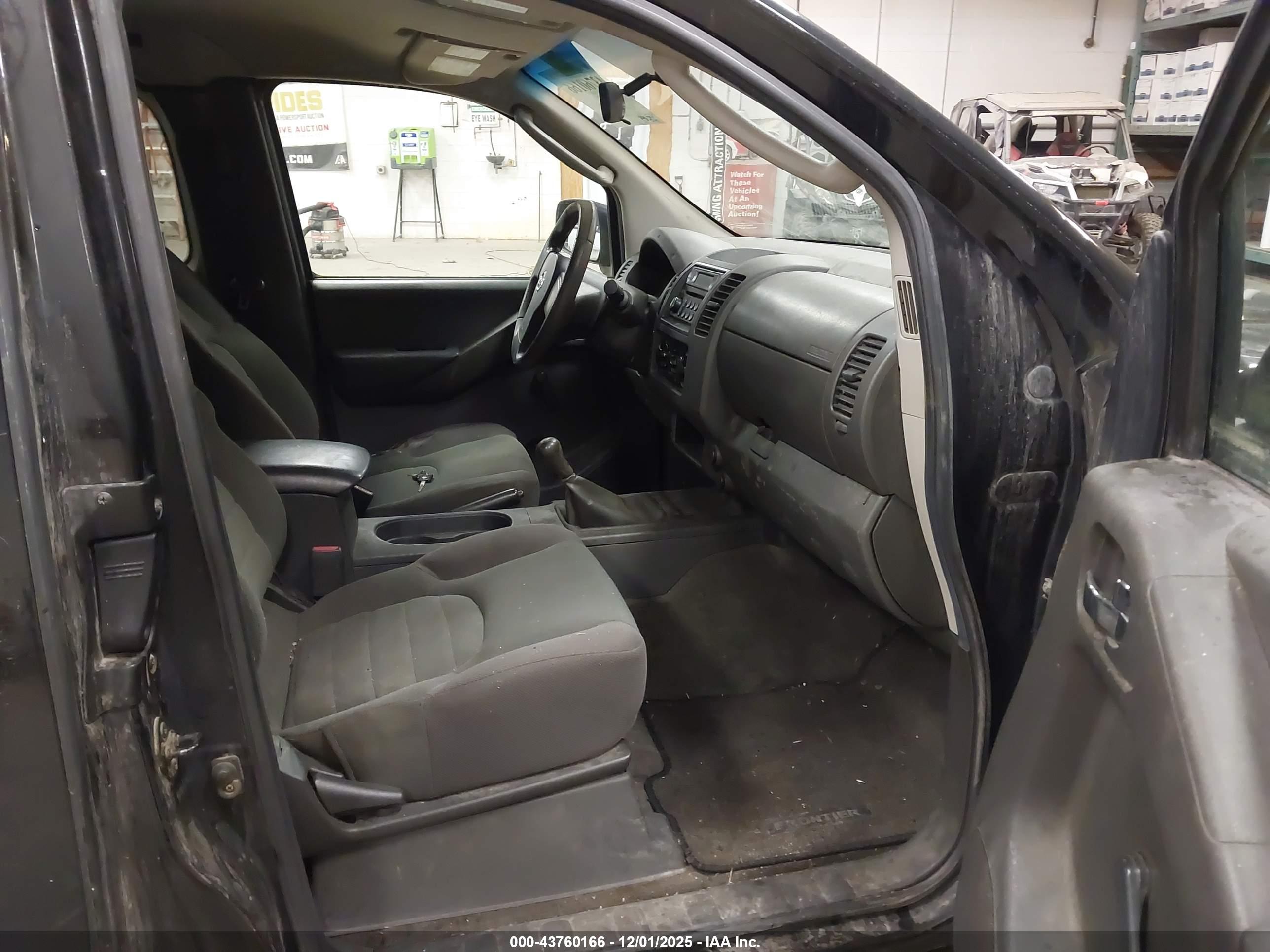 NISSAN FRONTIER image 5
