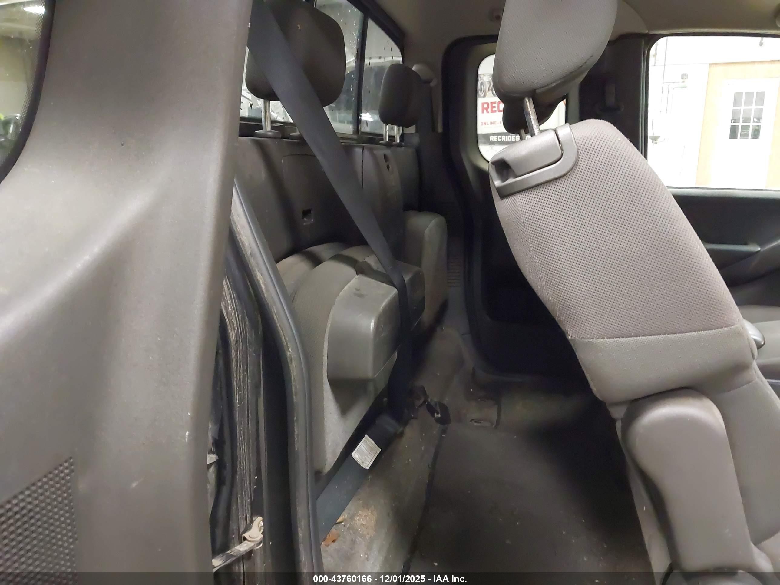 NISSAN FRONTIER image 8