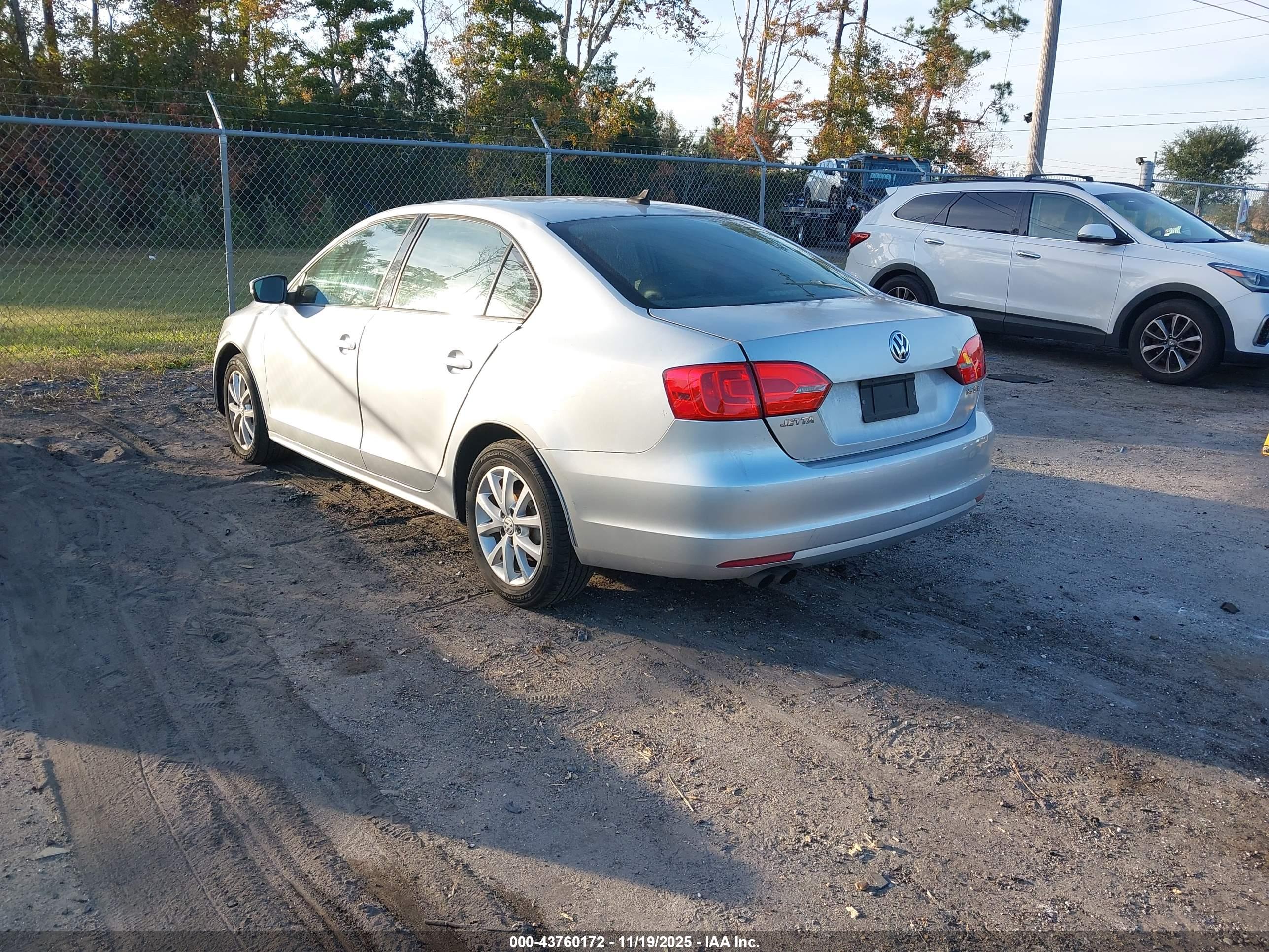VOLKSWAGEN JETTA image 3