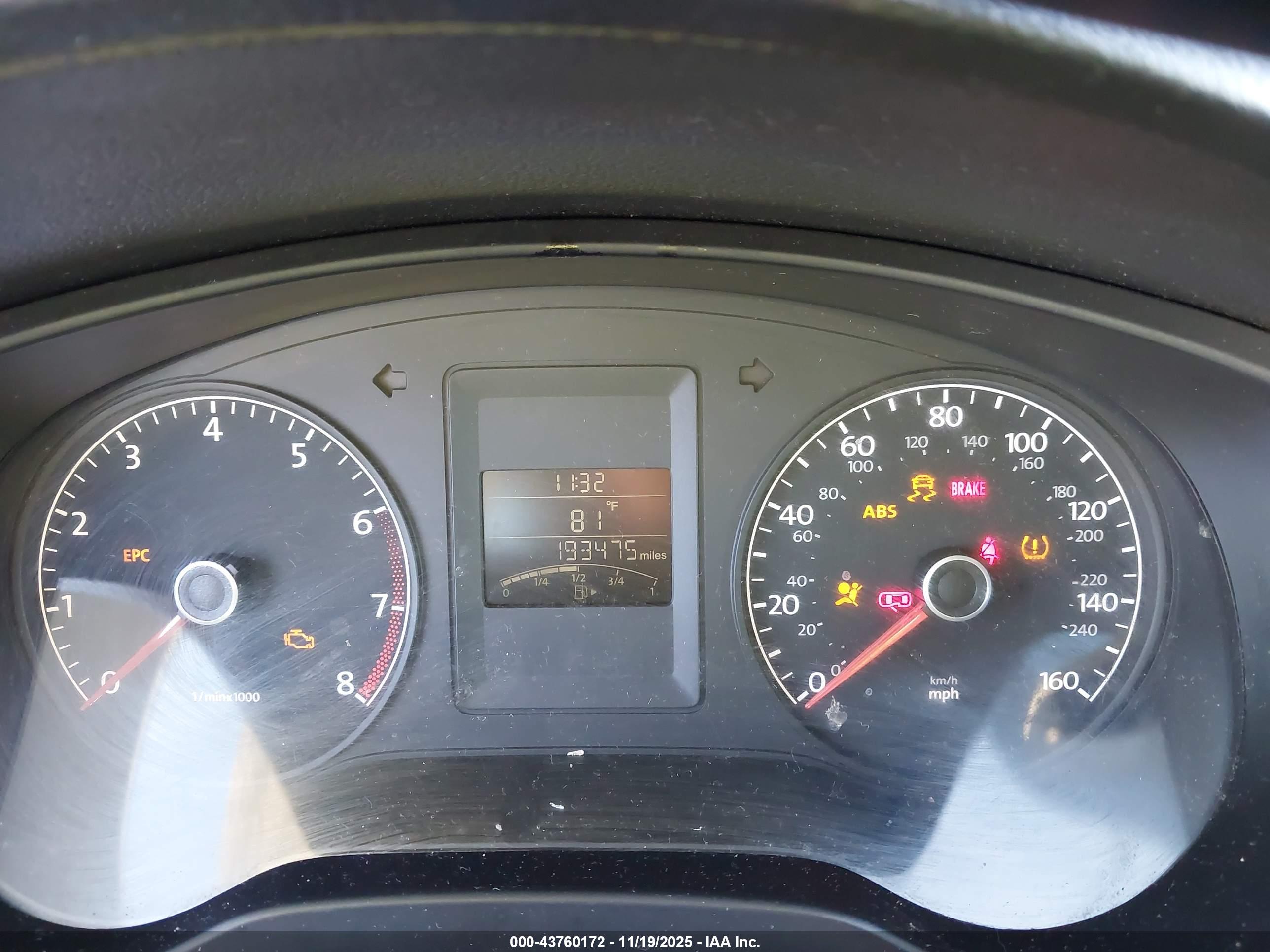 VOLKSWAGEN JETTA image 7