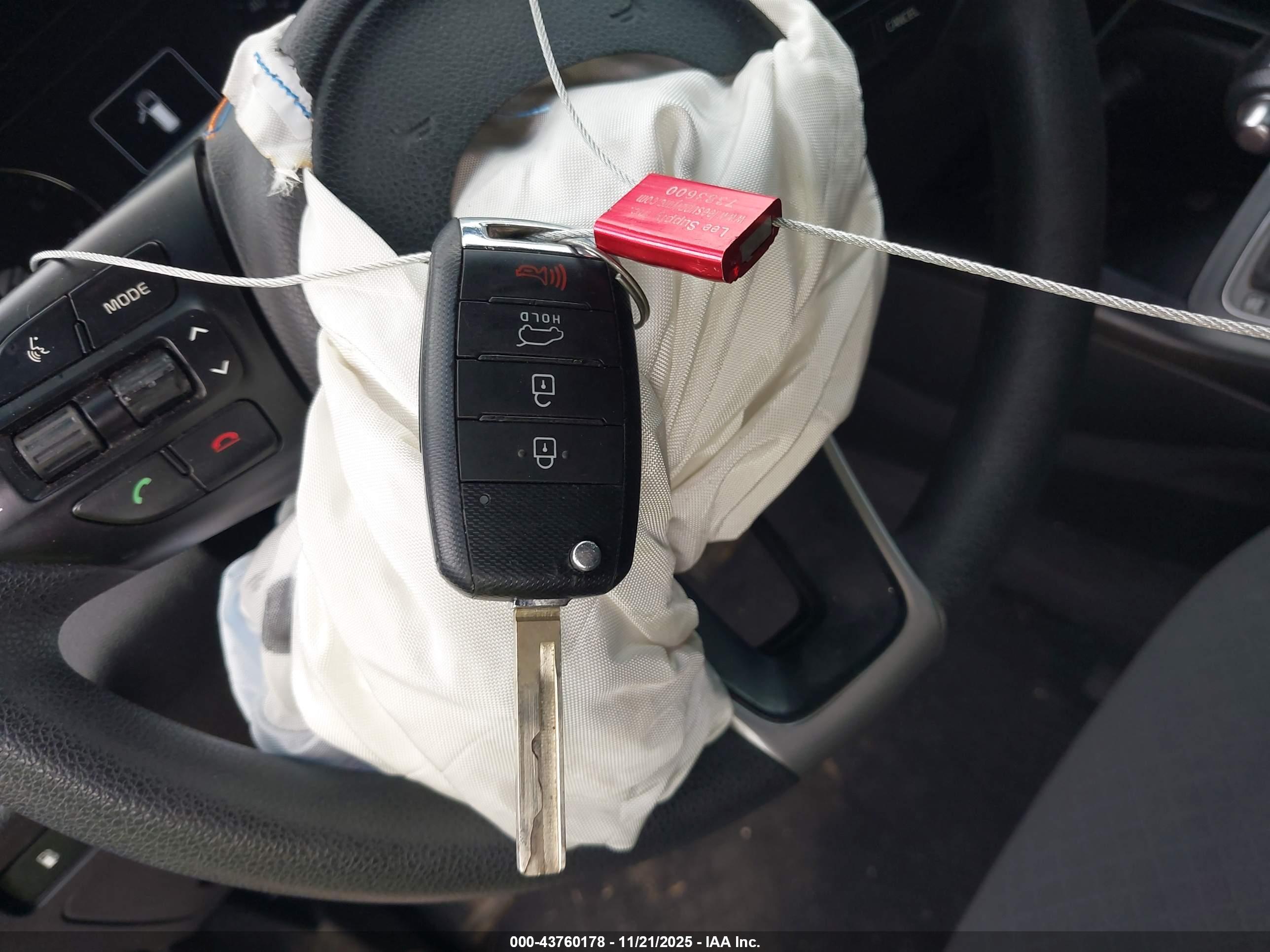 KIA SORENTO image 11