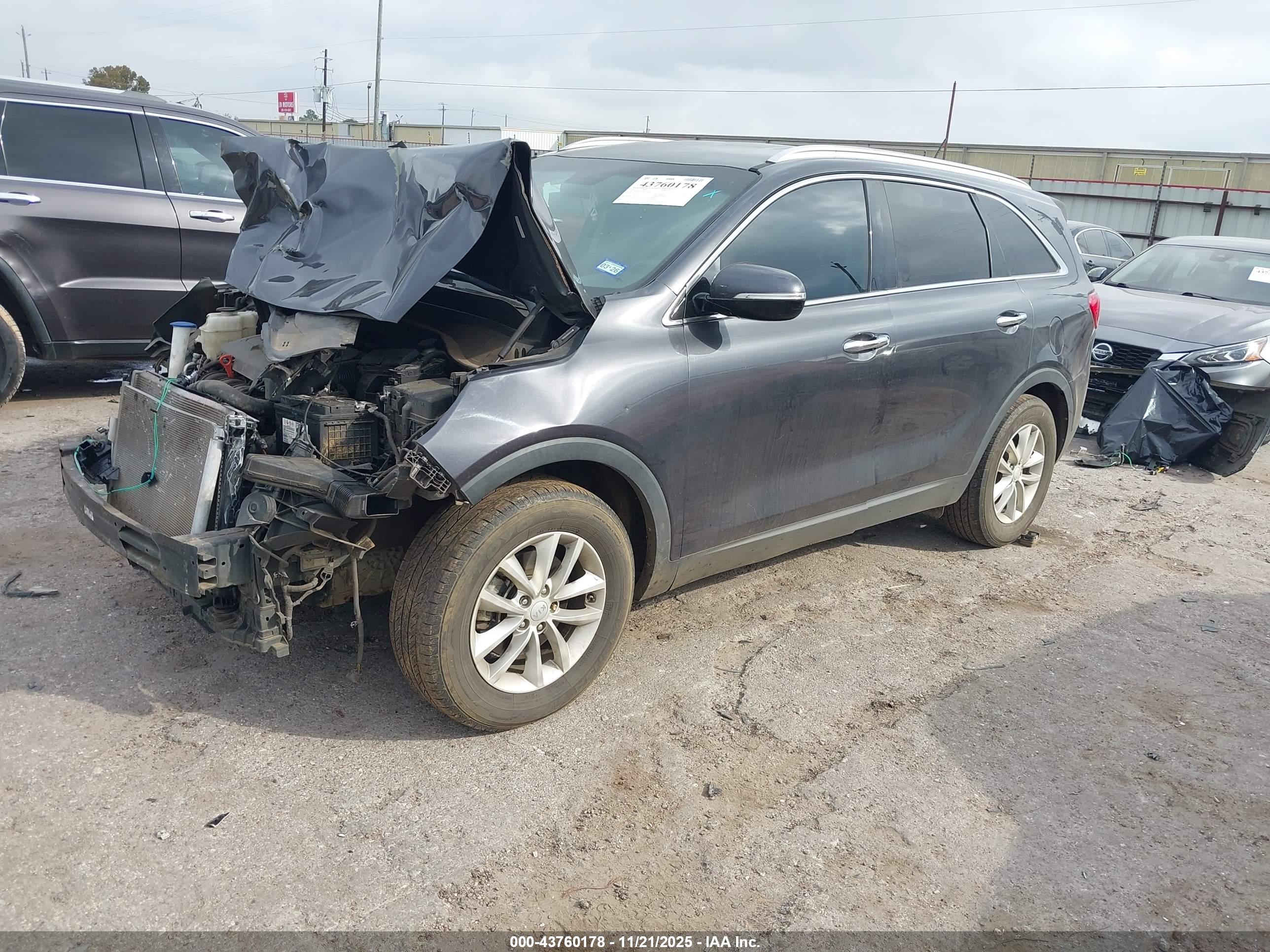 KIA SORENTO image 2