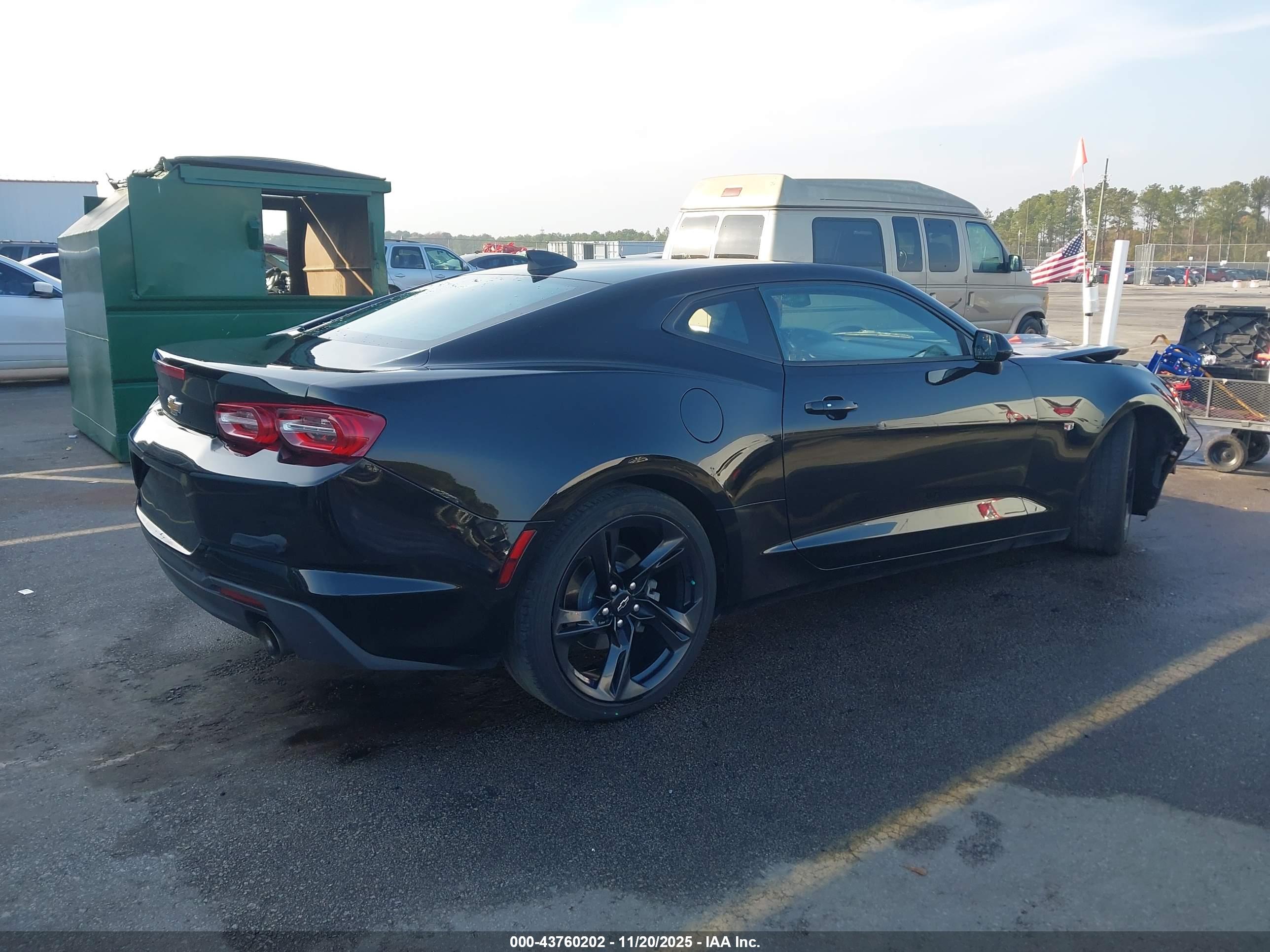 CHEVROLET CAMARO image 4