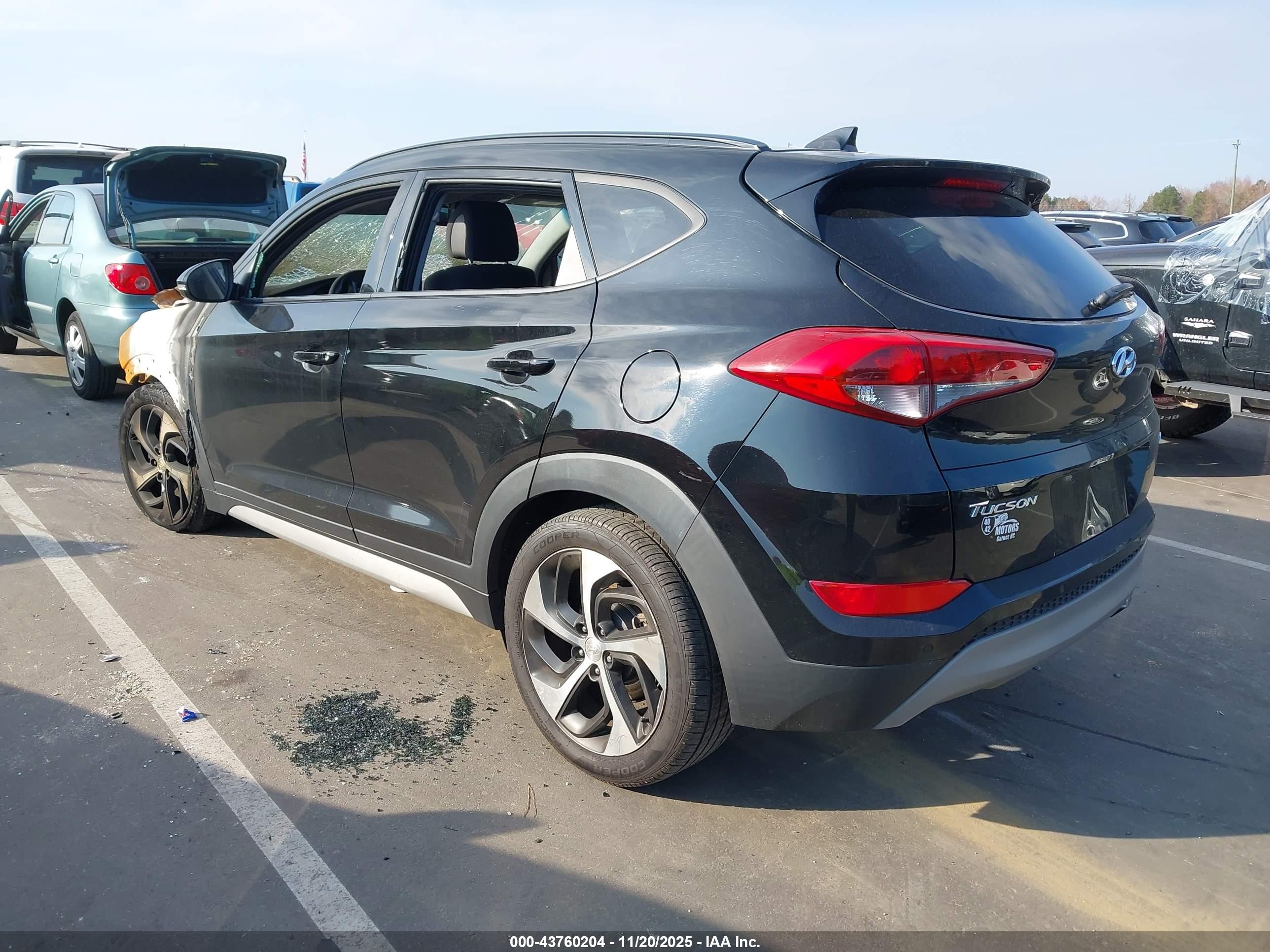 HYUNDAI TUCSON image 3