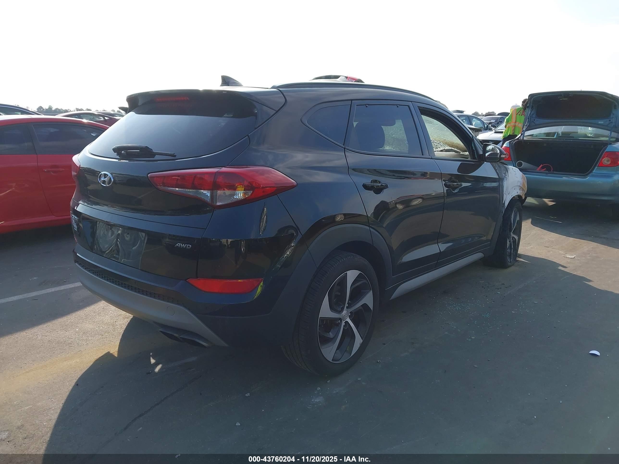 HYUNDAI TUCSON image 4