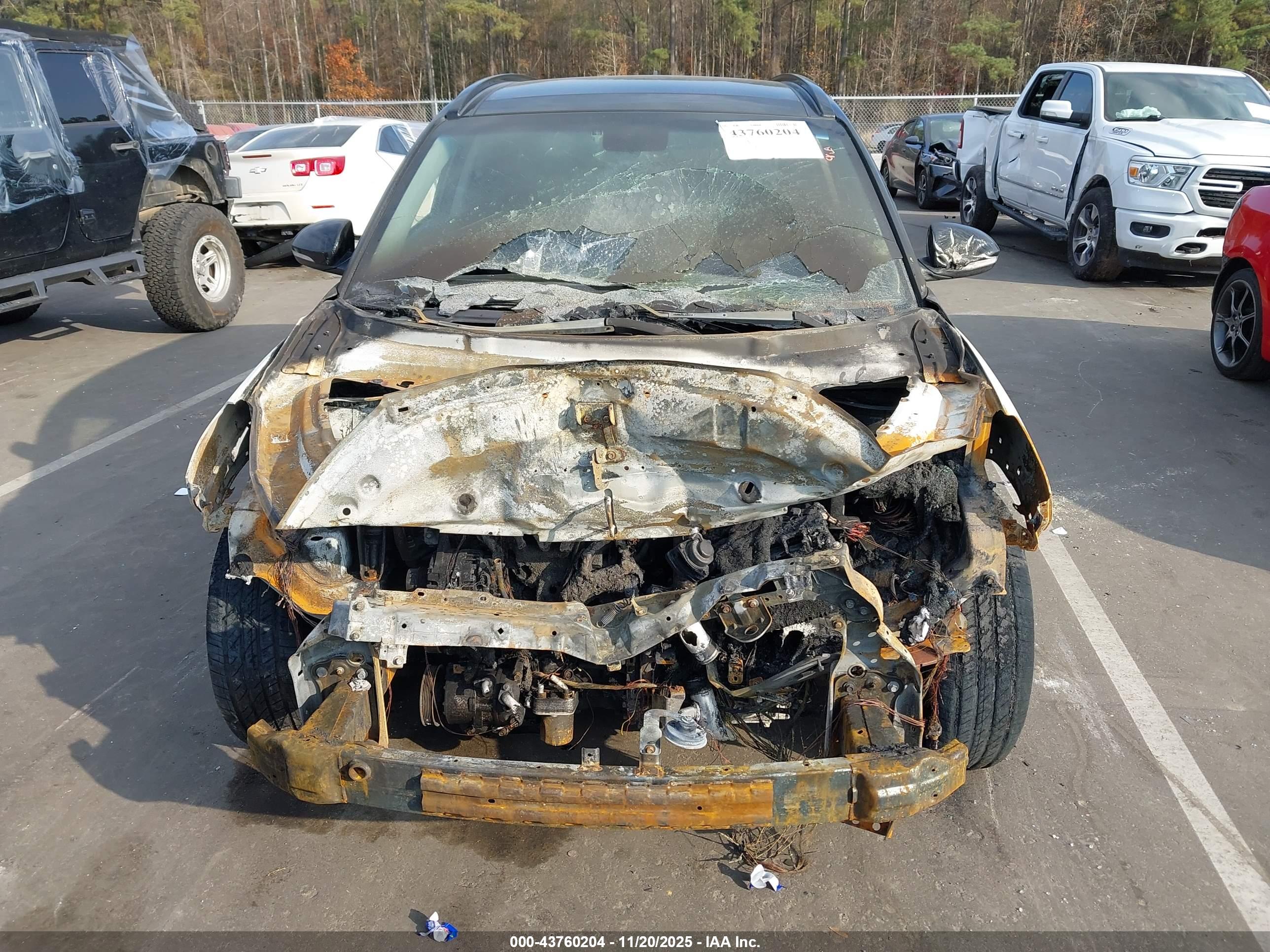 HYUNDAI TUCSON image 6