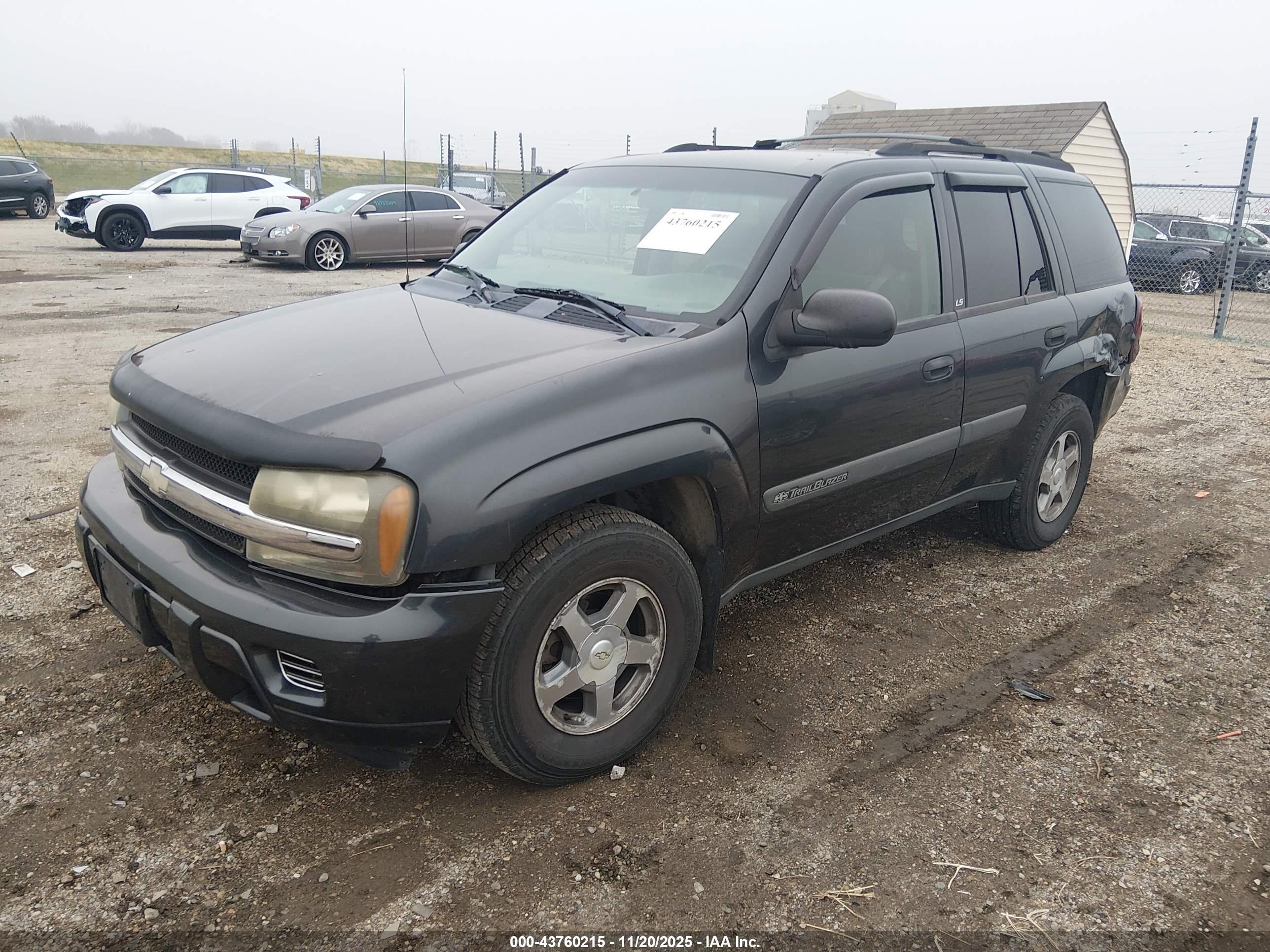 CHEVROLET TRAILBLAZER image 2