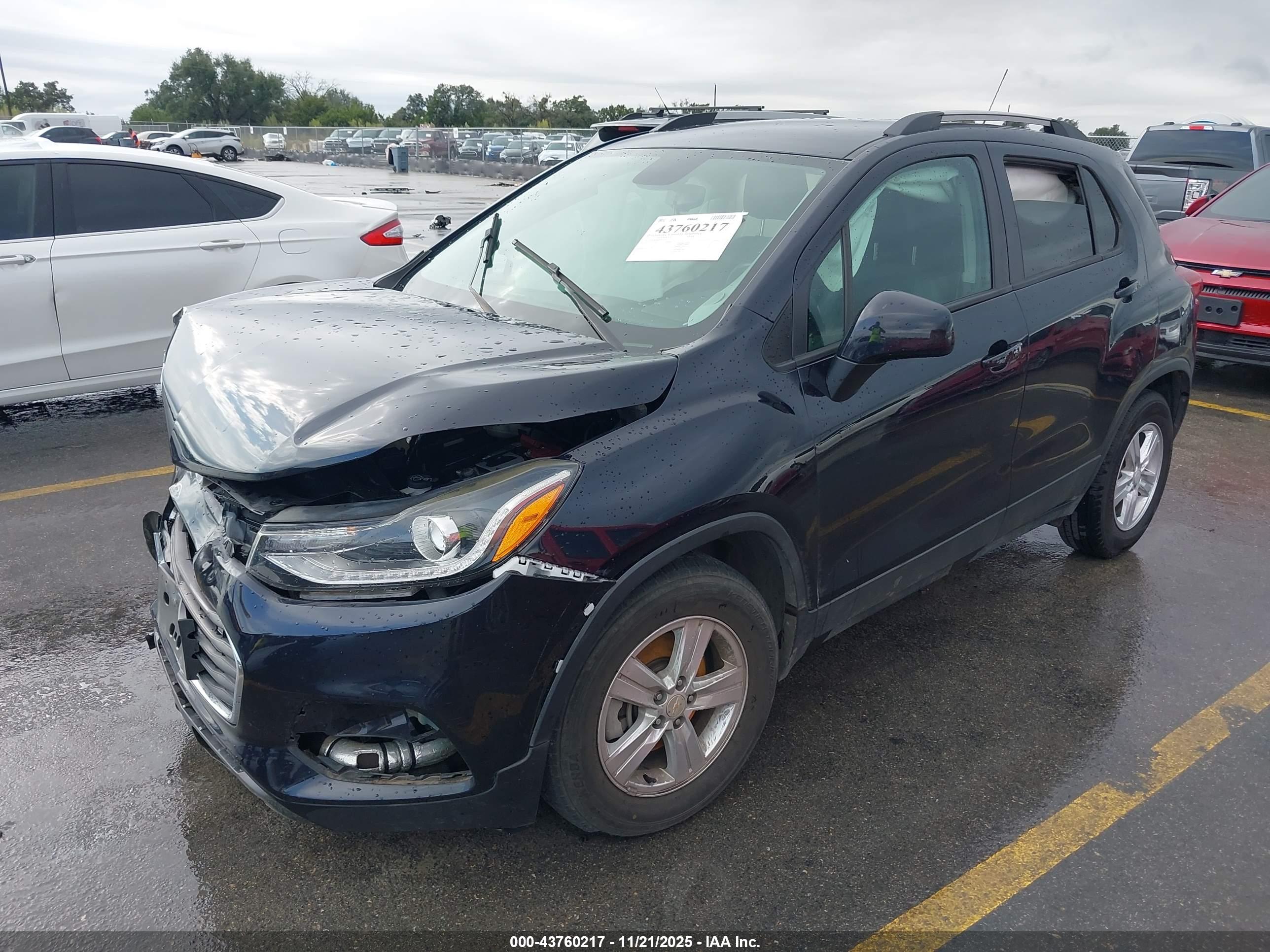 CHEVROLET TRAX image 2