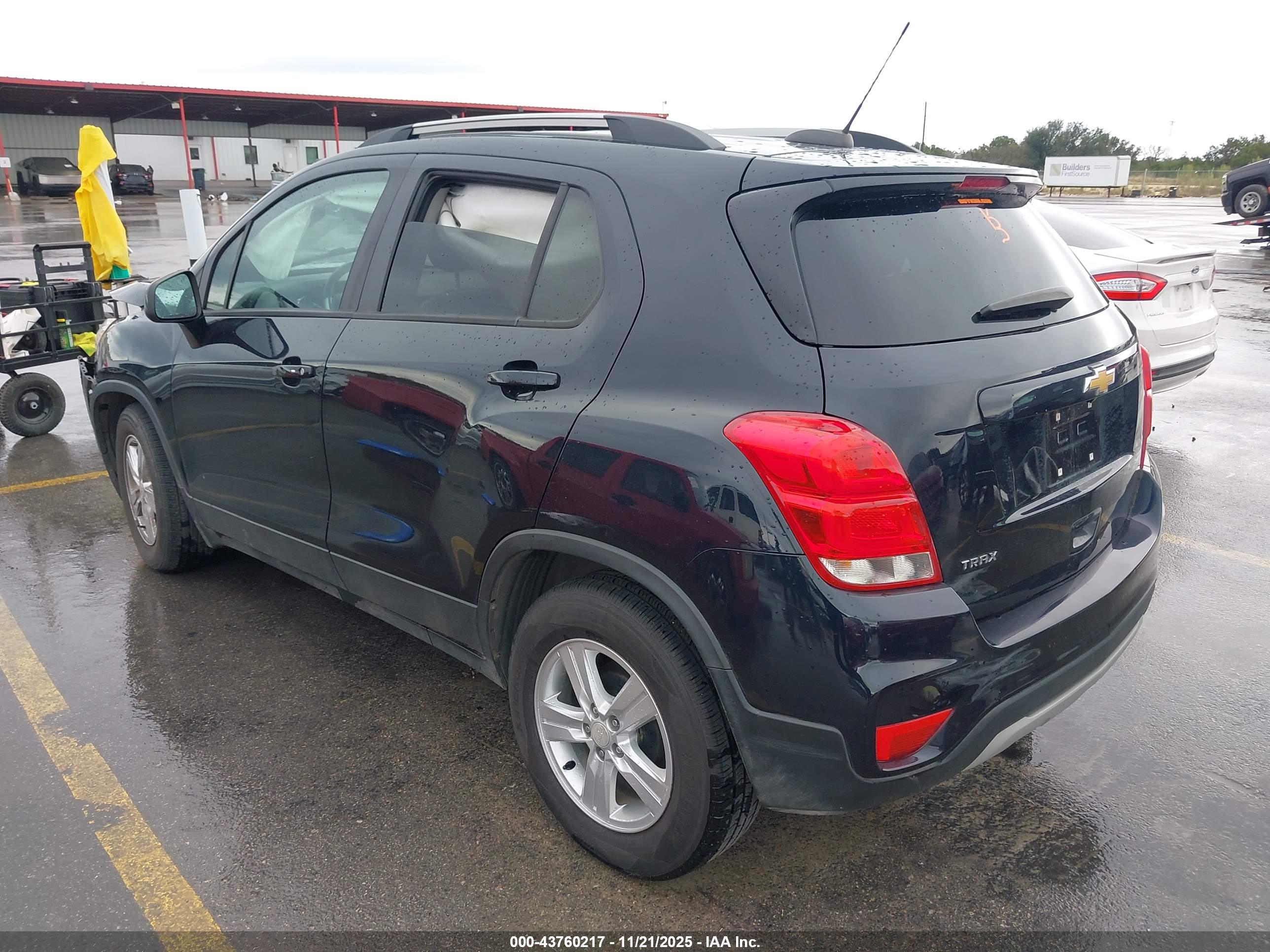 CHEVROLET TRAX image 3