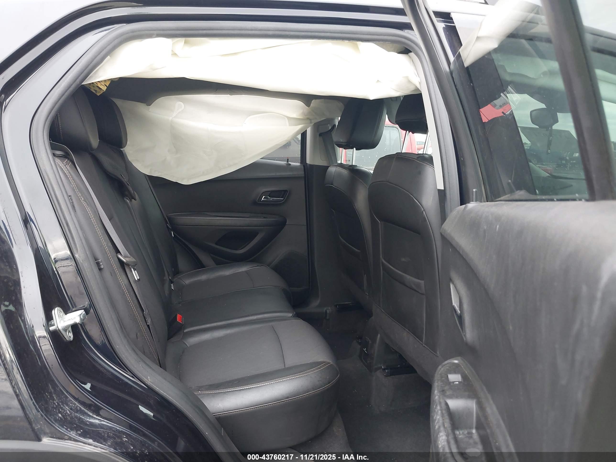 CHEVROLET TRAX image 8
