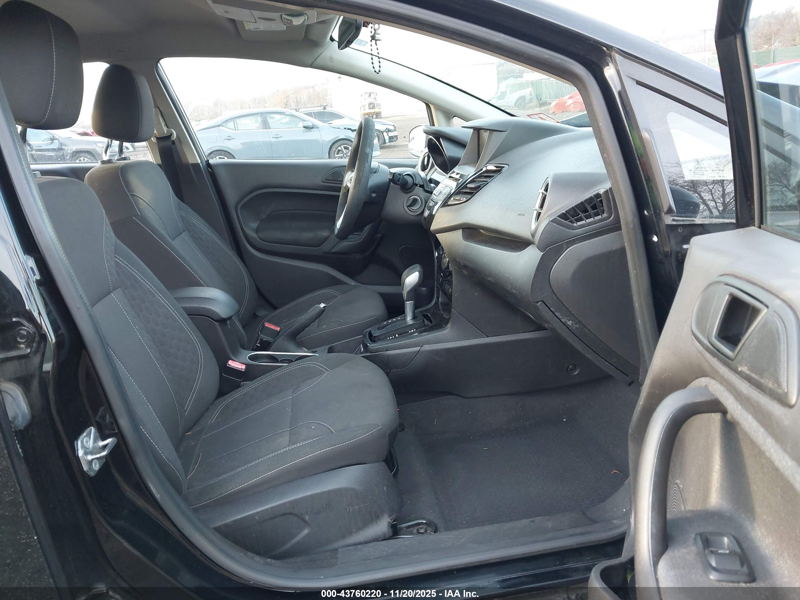 FORD FIESTA image 5