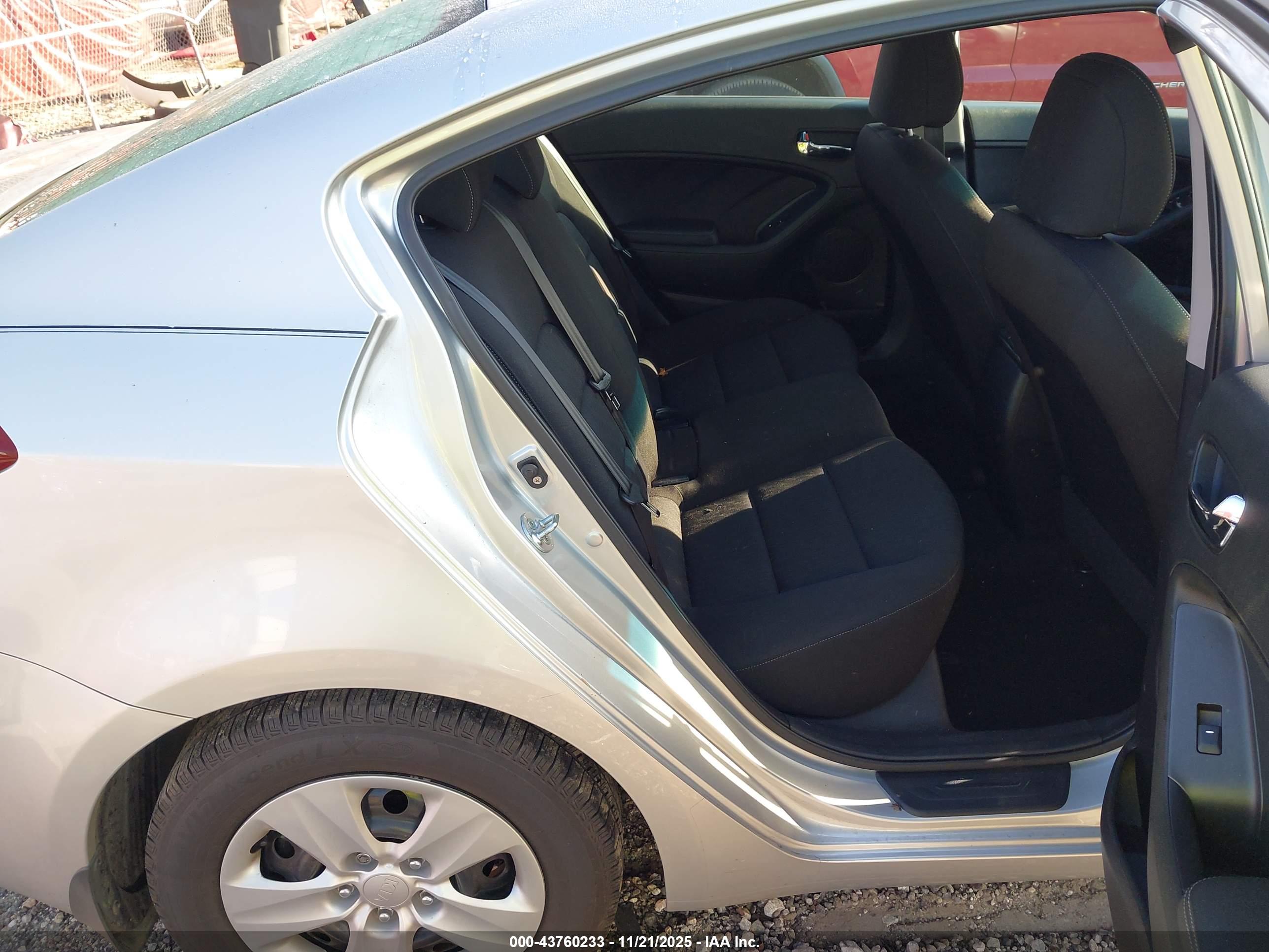 KIA FORTE image 8