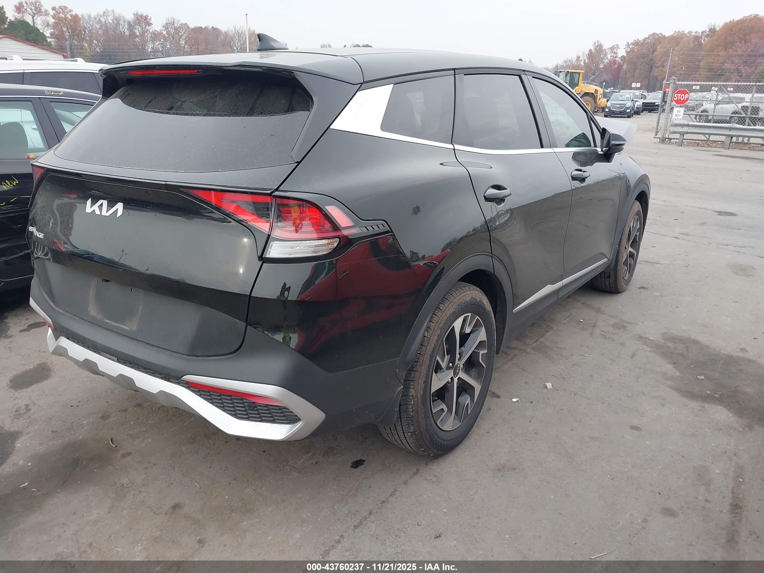 KIA SPORTAGE image 4