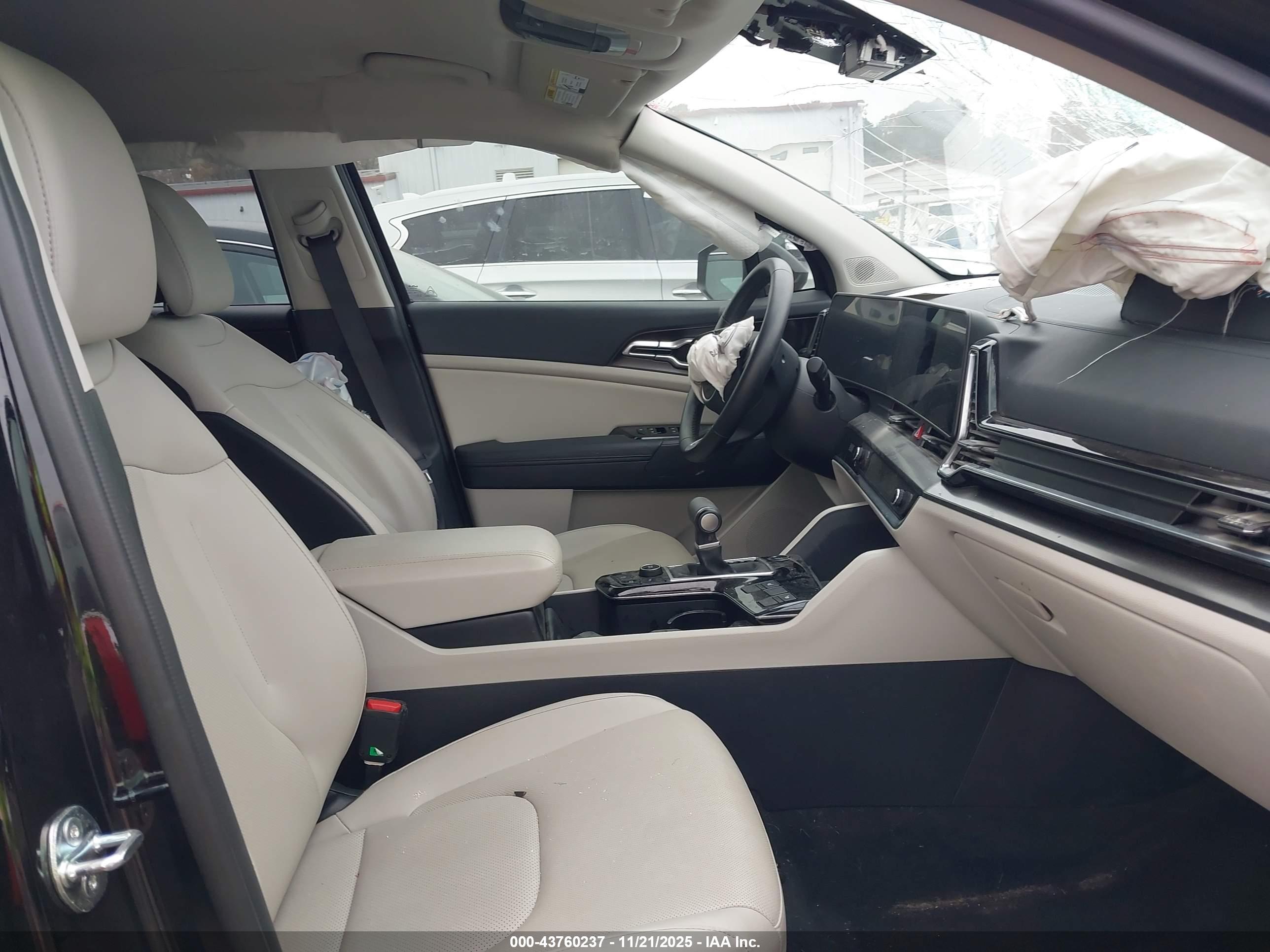 KIA SPORTAGE image 5