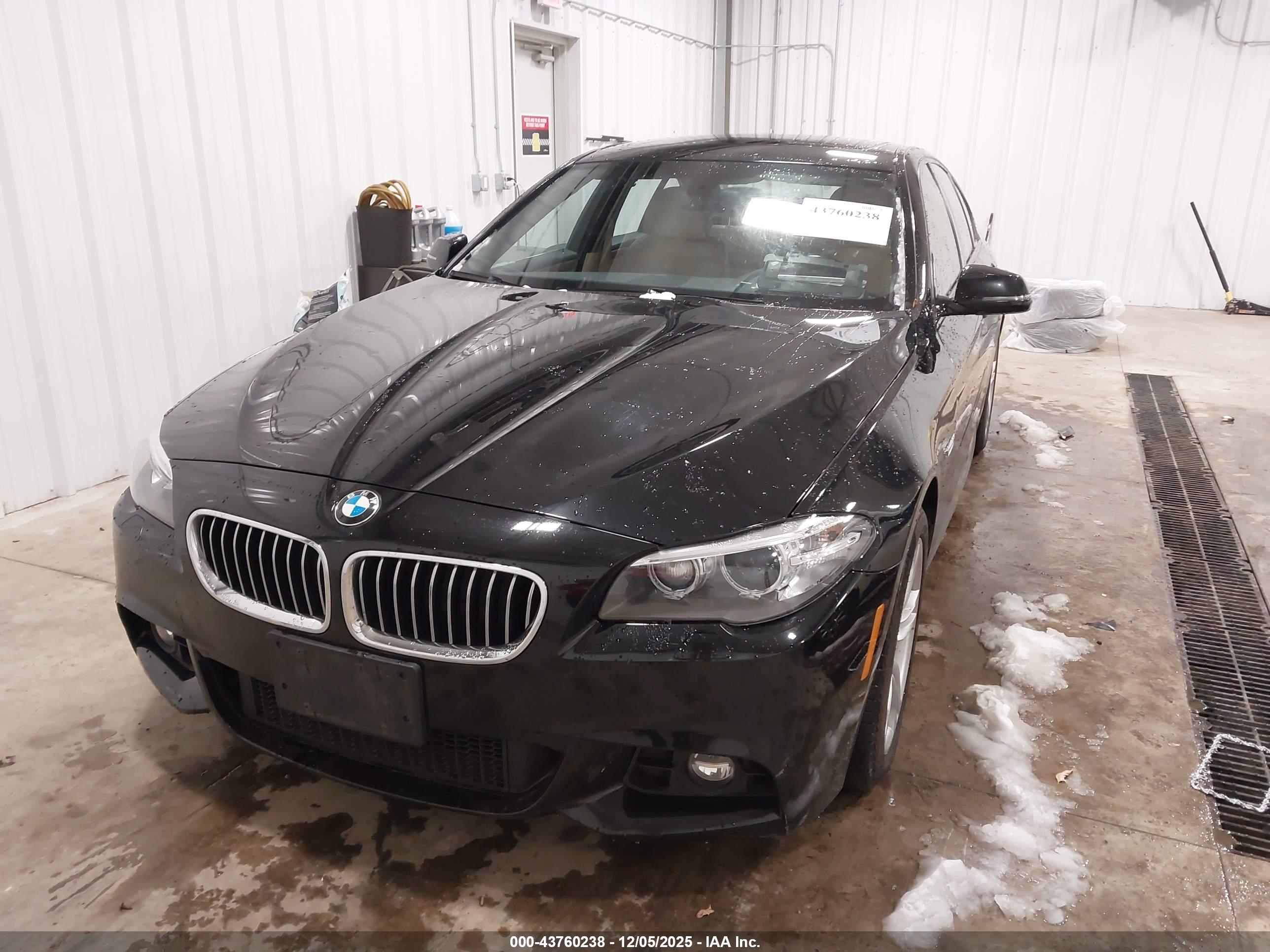 BMW 528I image 6