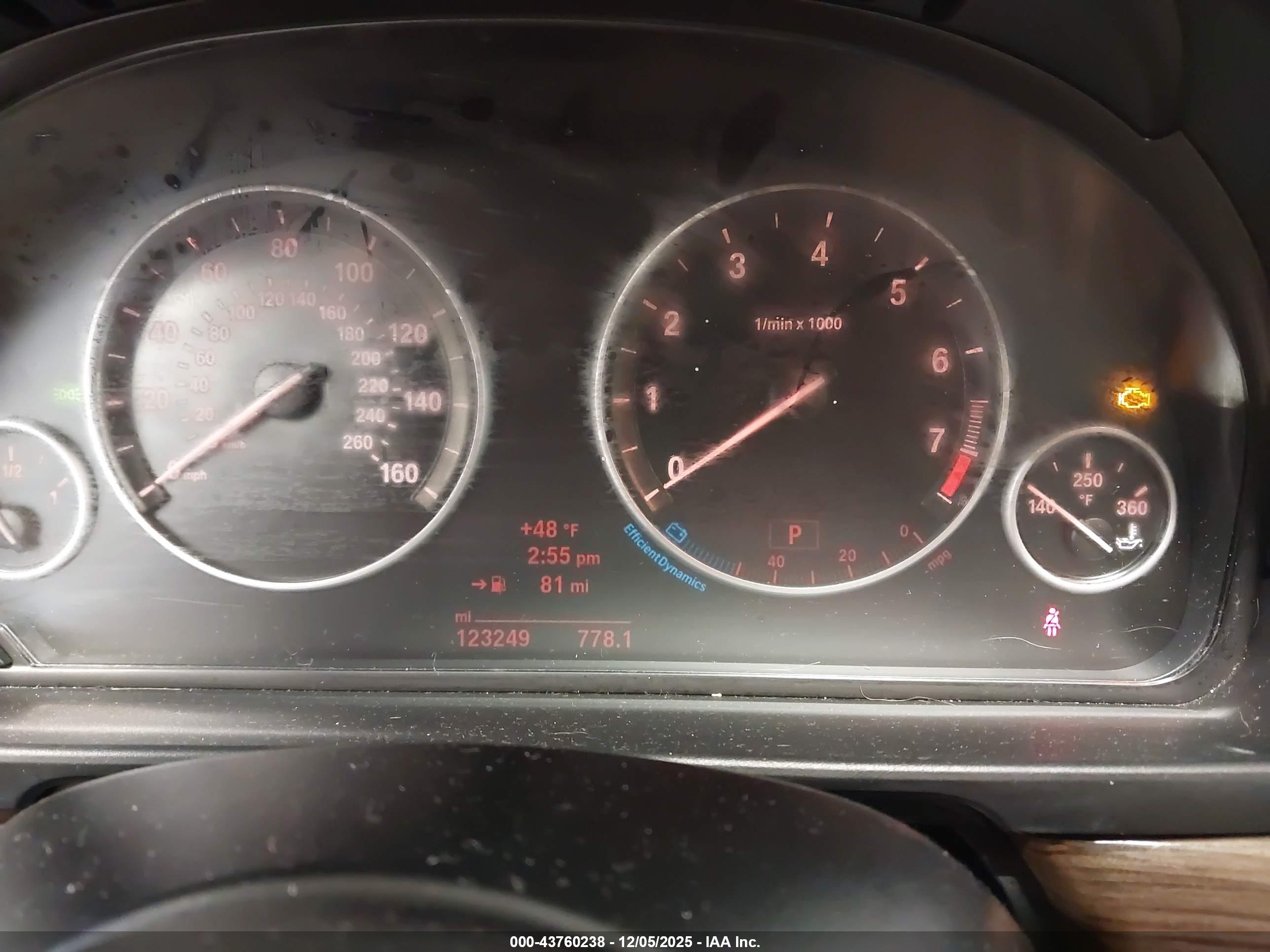 BMW 528I image 7