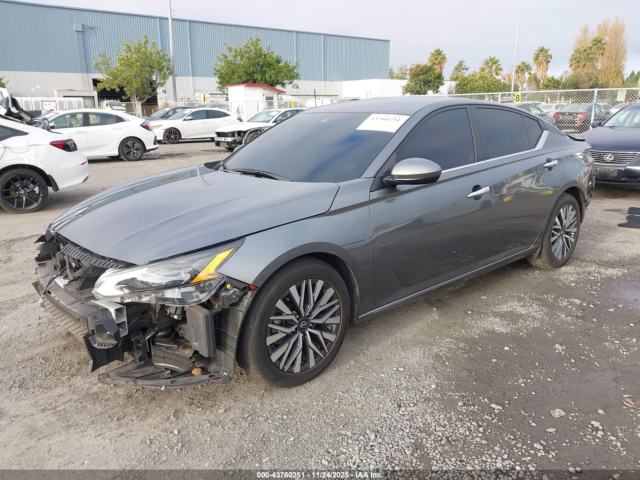 NISSAN ALTIMA image 2
