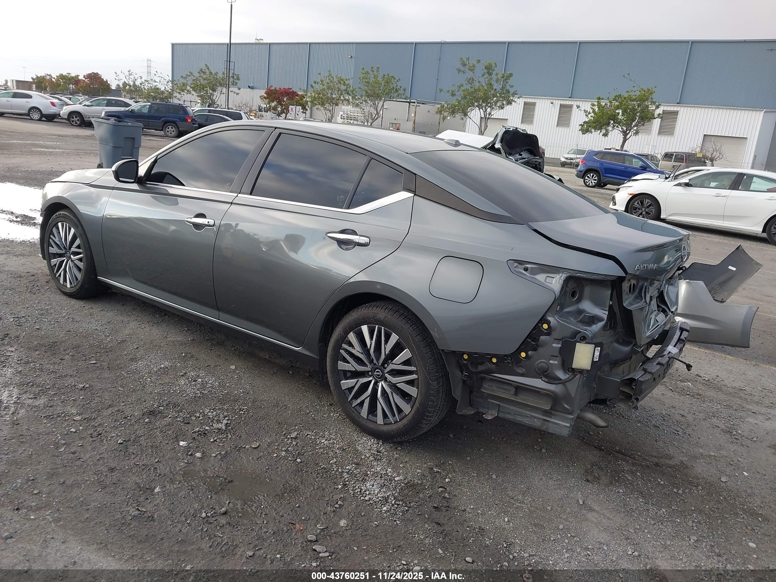NISSAN ALTIMA image 3