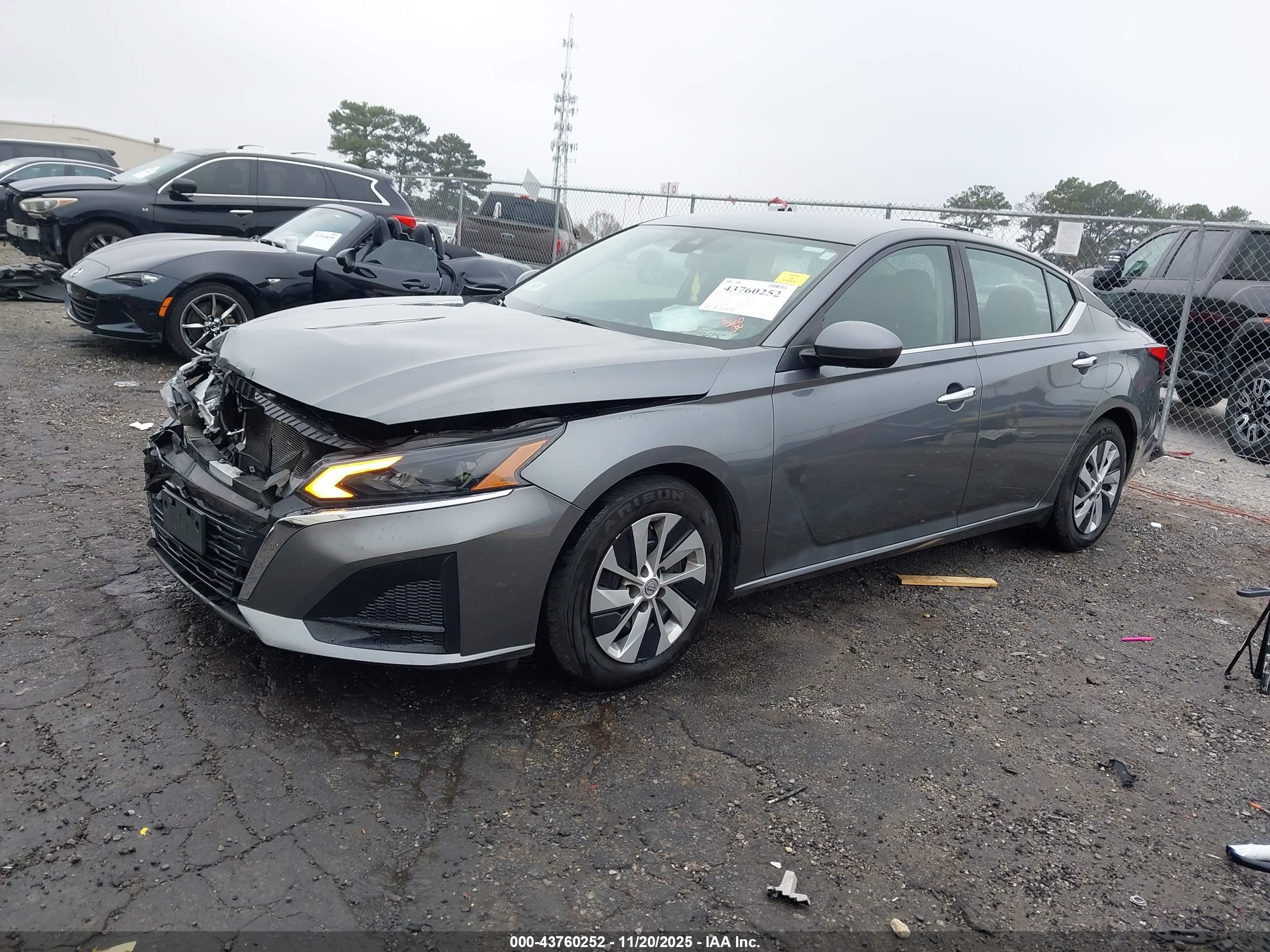 NISSAN ALTIMA image 2