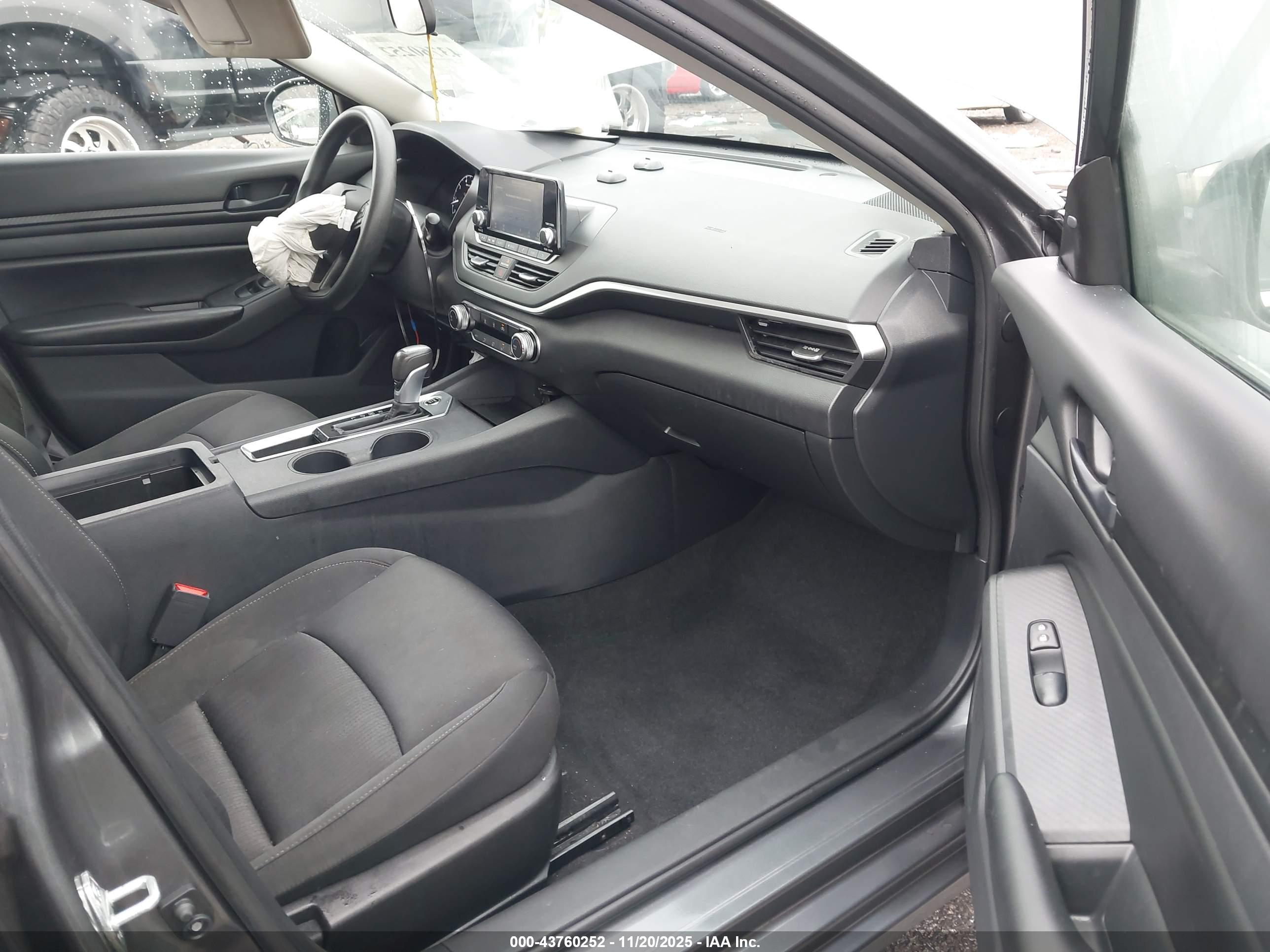 NISSAN ALTIMA image 5