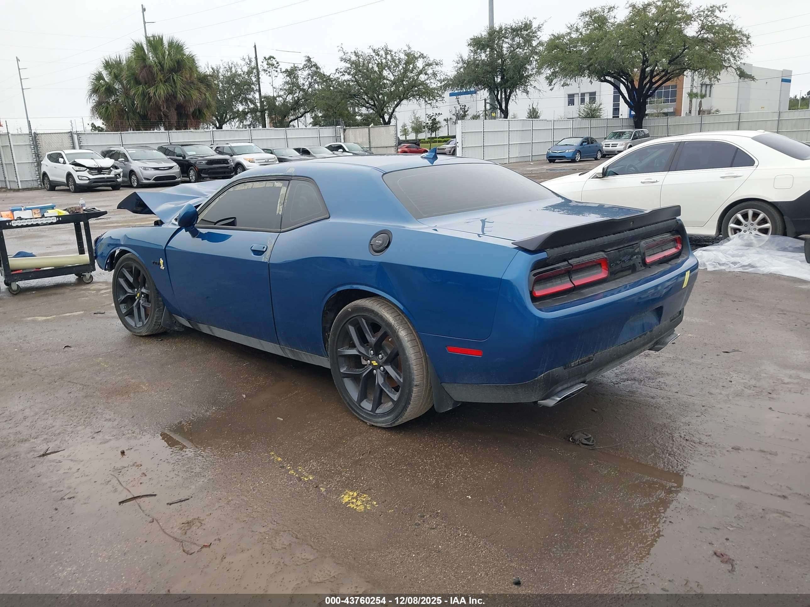 DODGE CHALLENGER image 3