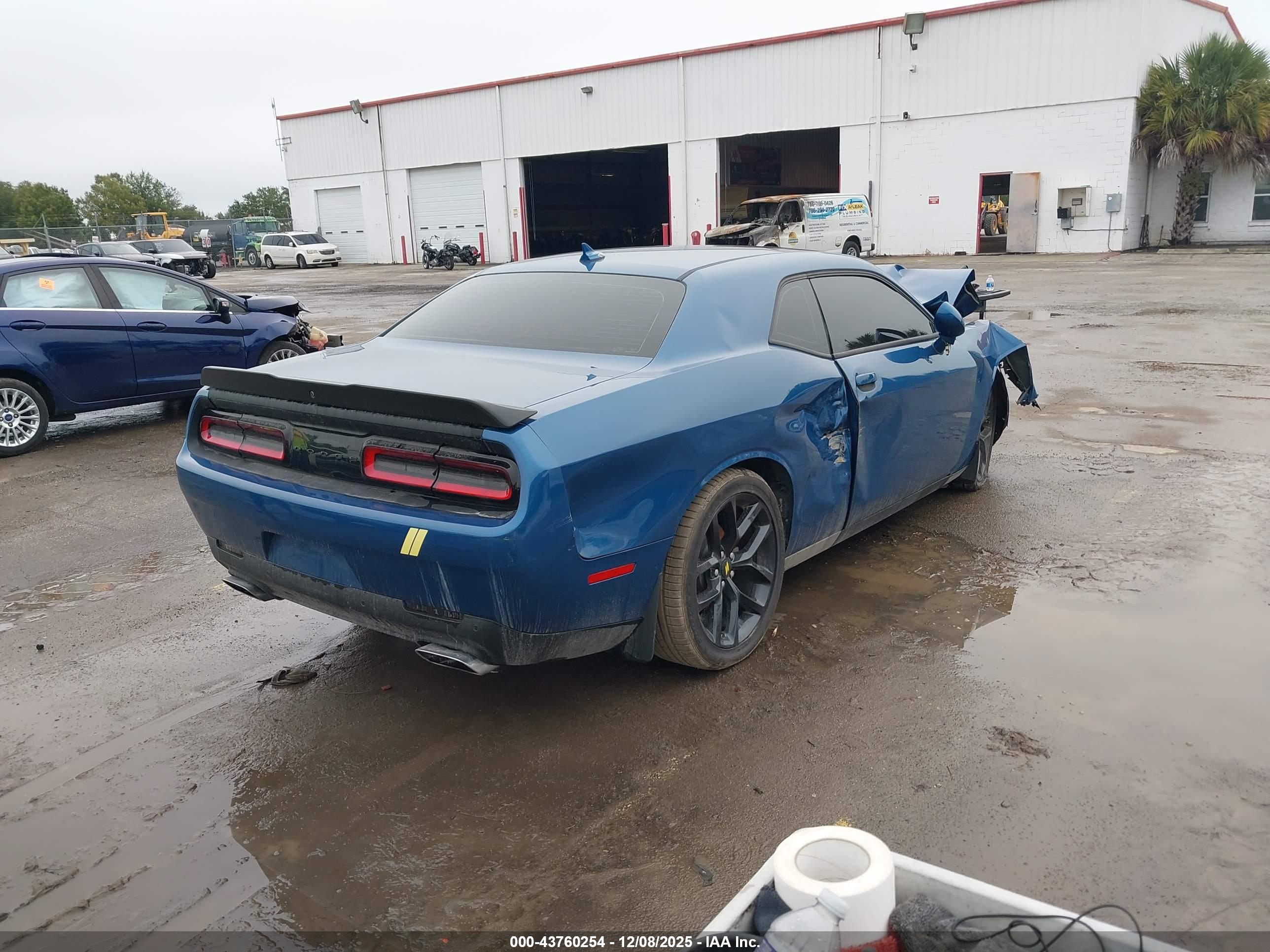 DODGE CHALLENGER image 4