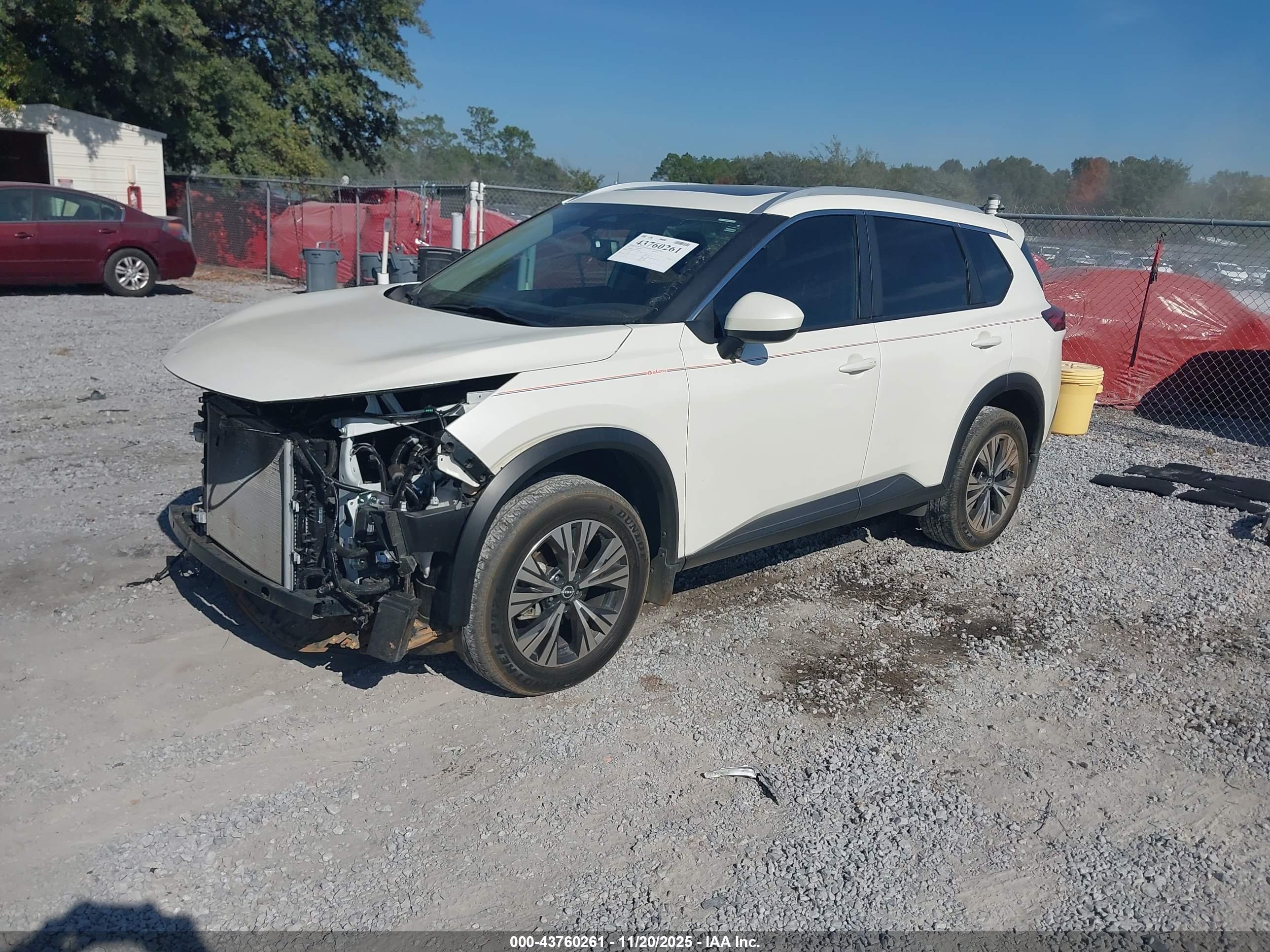 NISSAN ROGUE image 2
