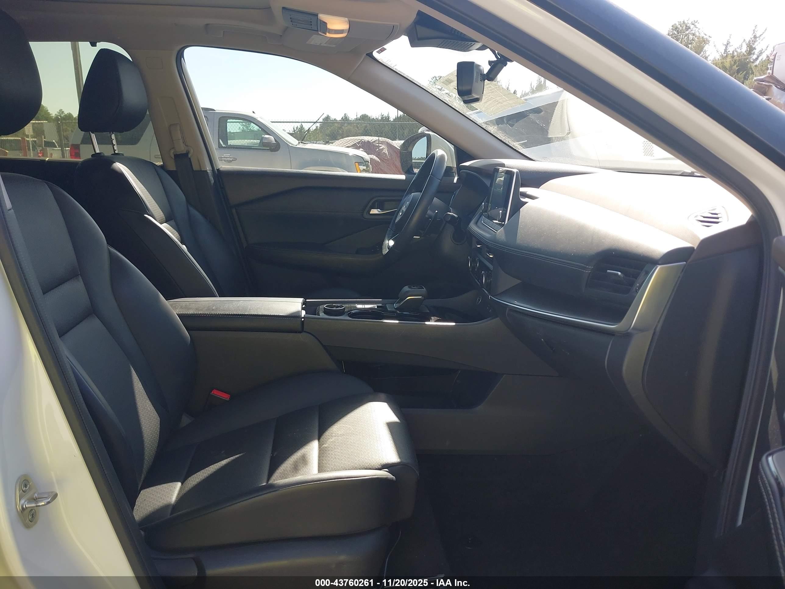 NISSAN ROGUE image 5