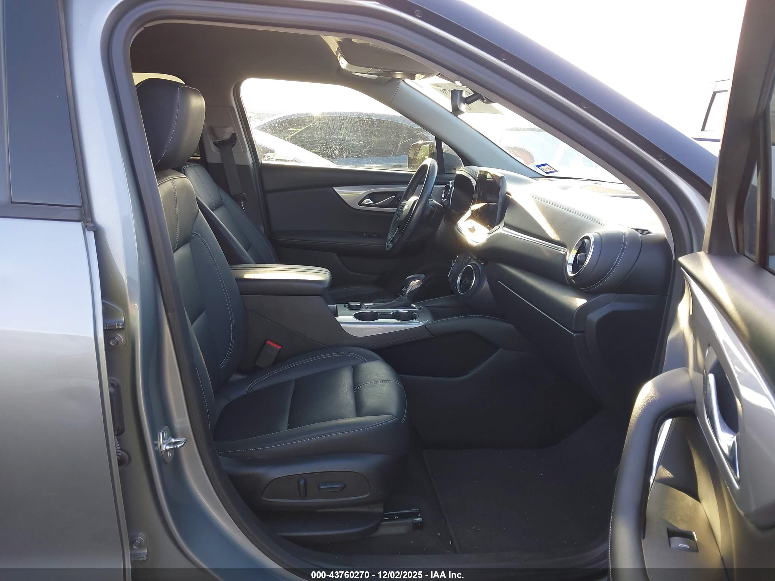 CHEVROLET BLAZER image 5