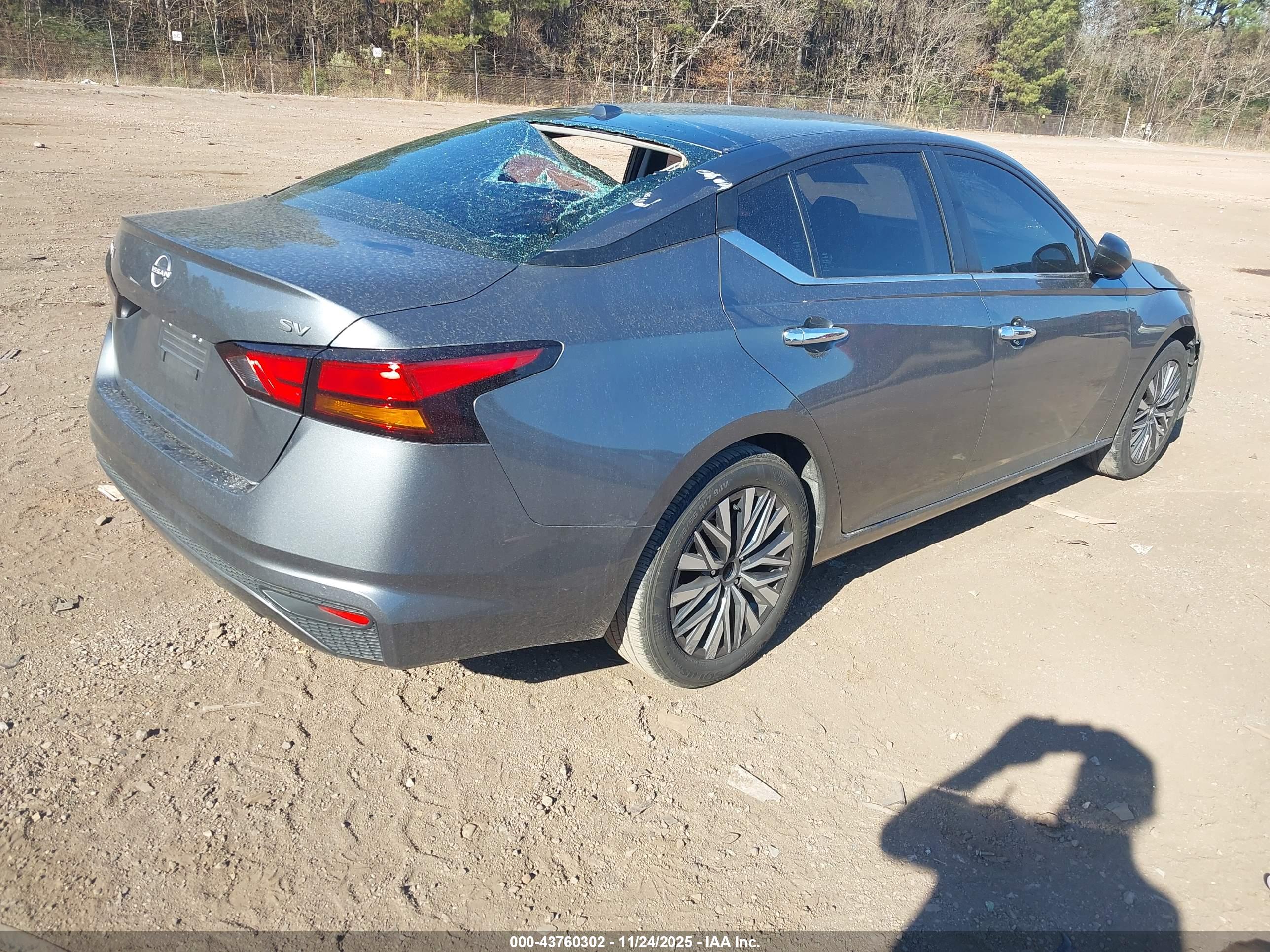NISSAN ALTIMA image 4