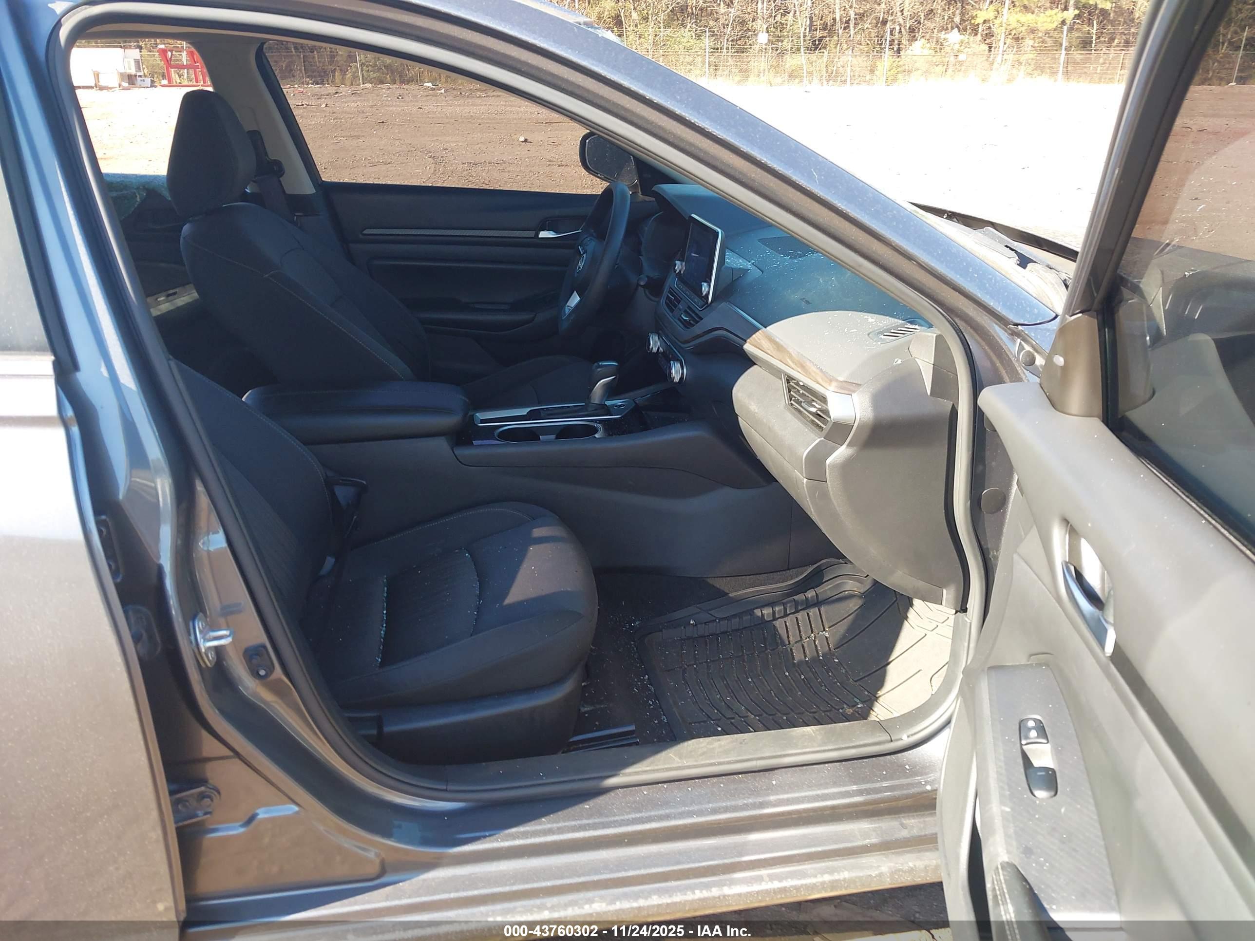 NISSAN ALTIMA image 5