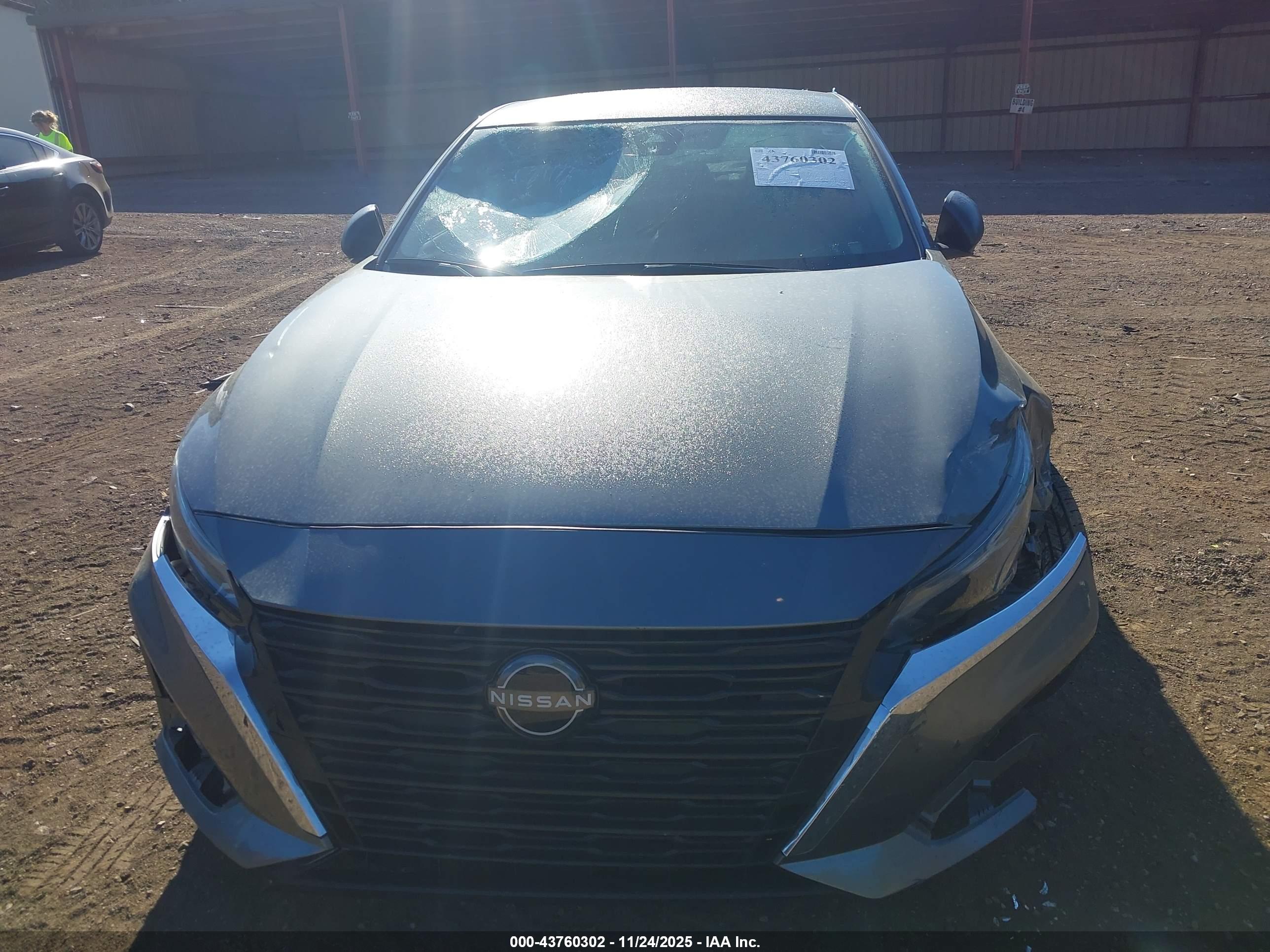 NISSAN ALTIMA image 6