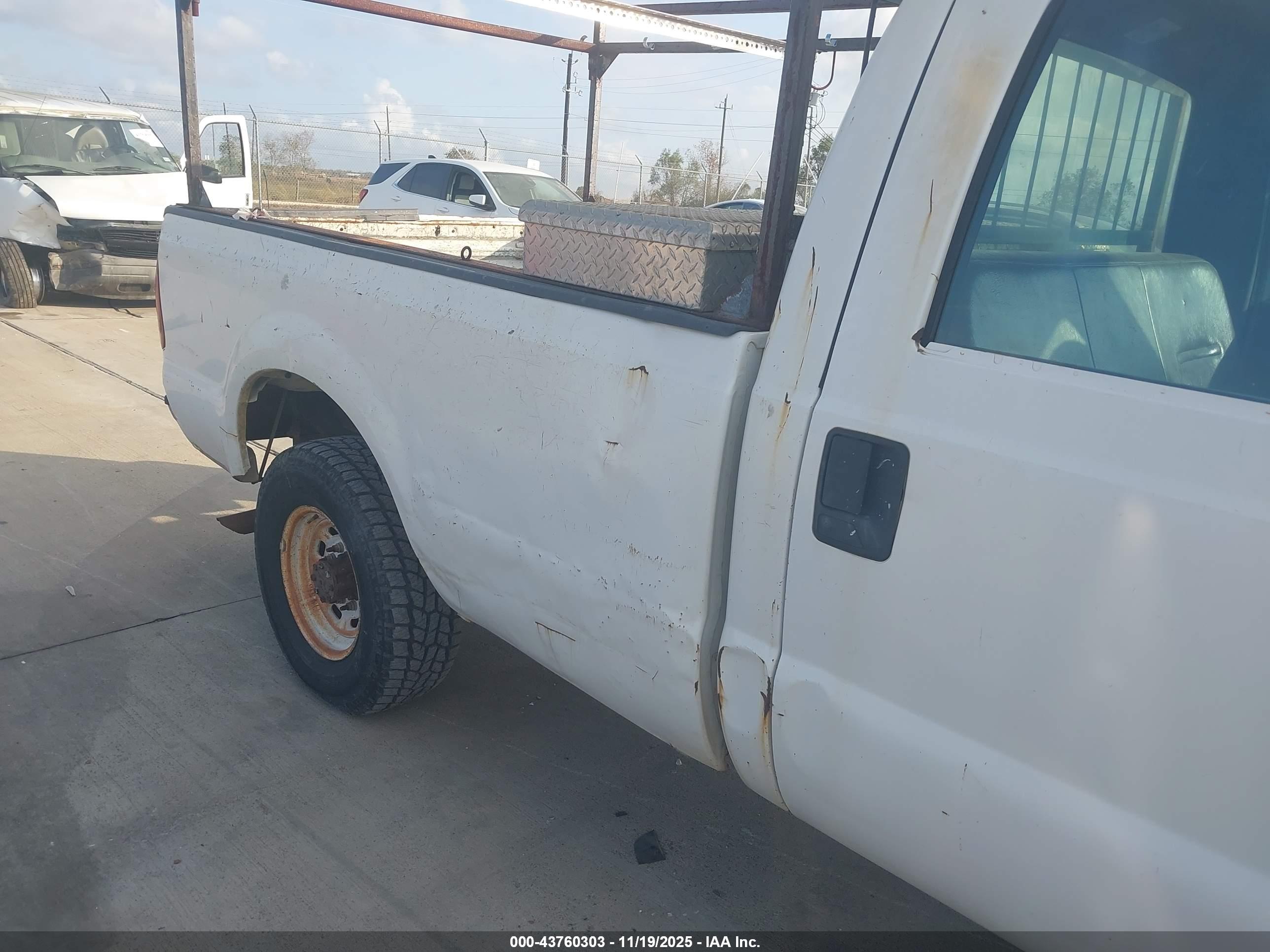 FORD F-350 image 6