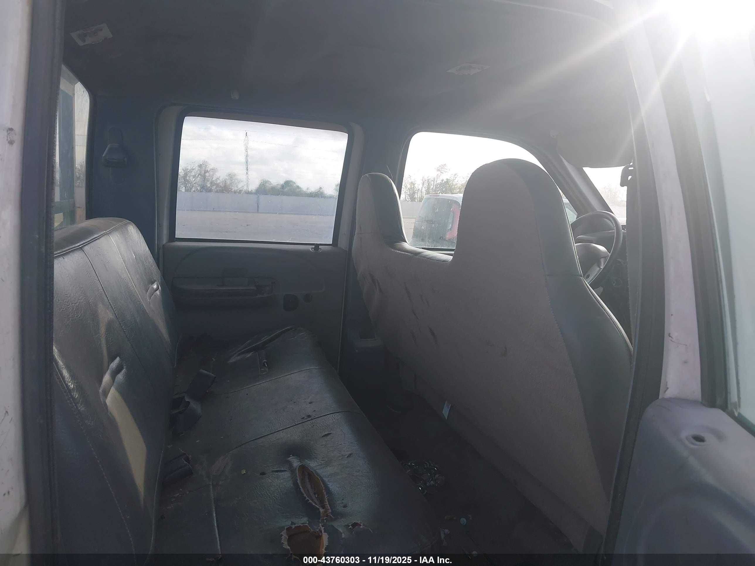 FORD F-350 image 8