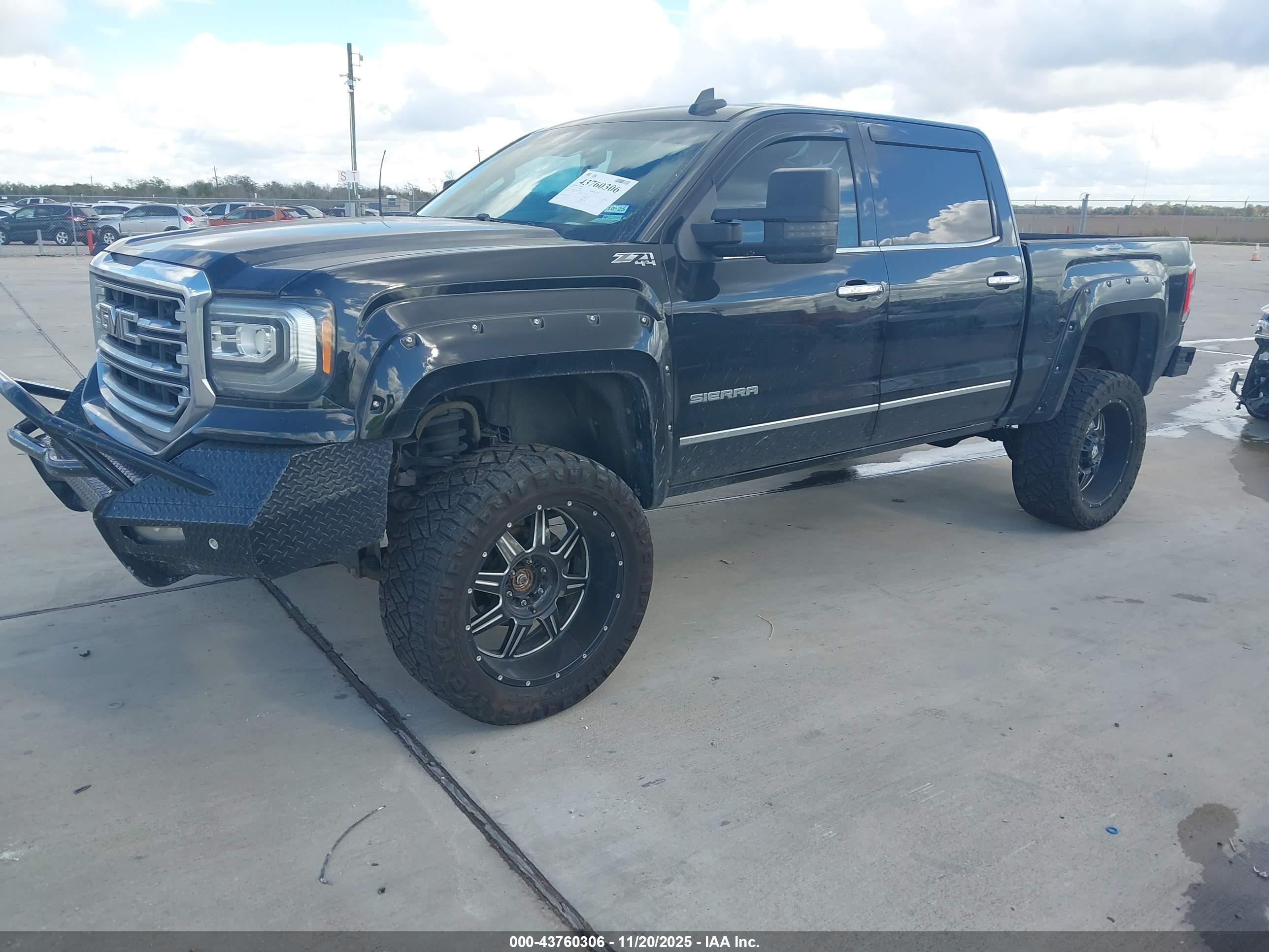 GMC SIERRA image 2
