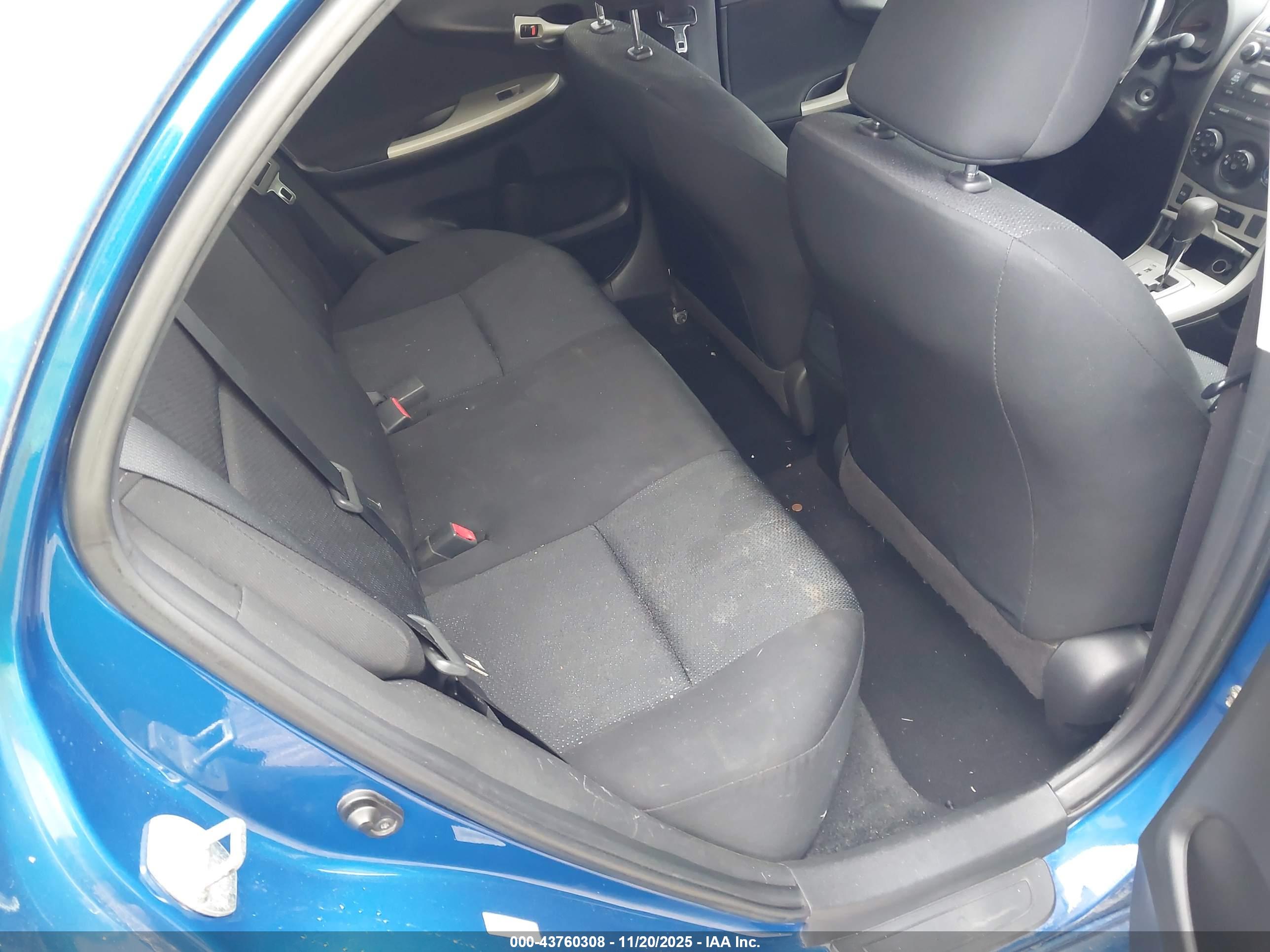 TOYOTA COROLLA image 8
